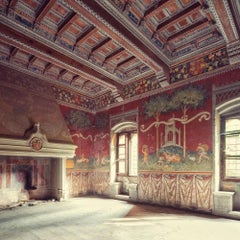 Medieval de Gina Soden - Fotografía, interior de castillo abandonado, Italia, urbex