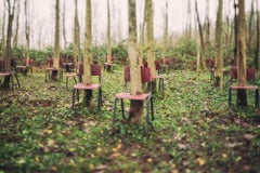 Orquesta de Gina Soden - Lugar abandonado, fotografía urbex, bosque, sillas