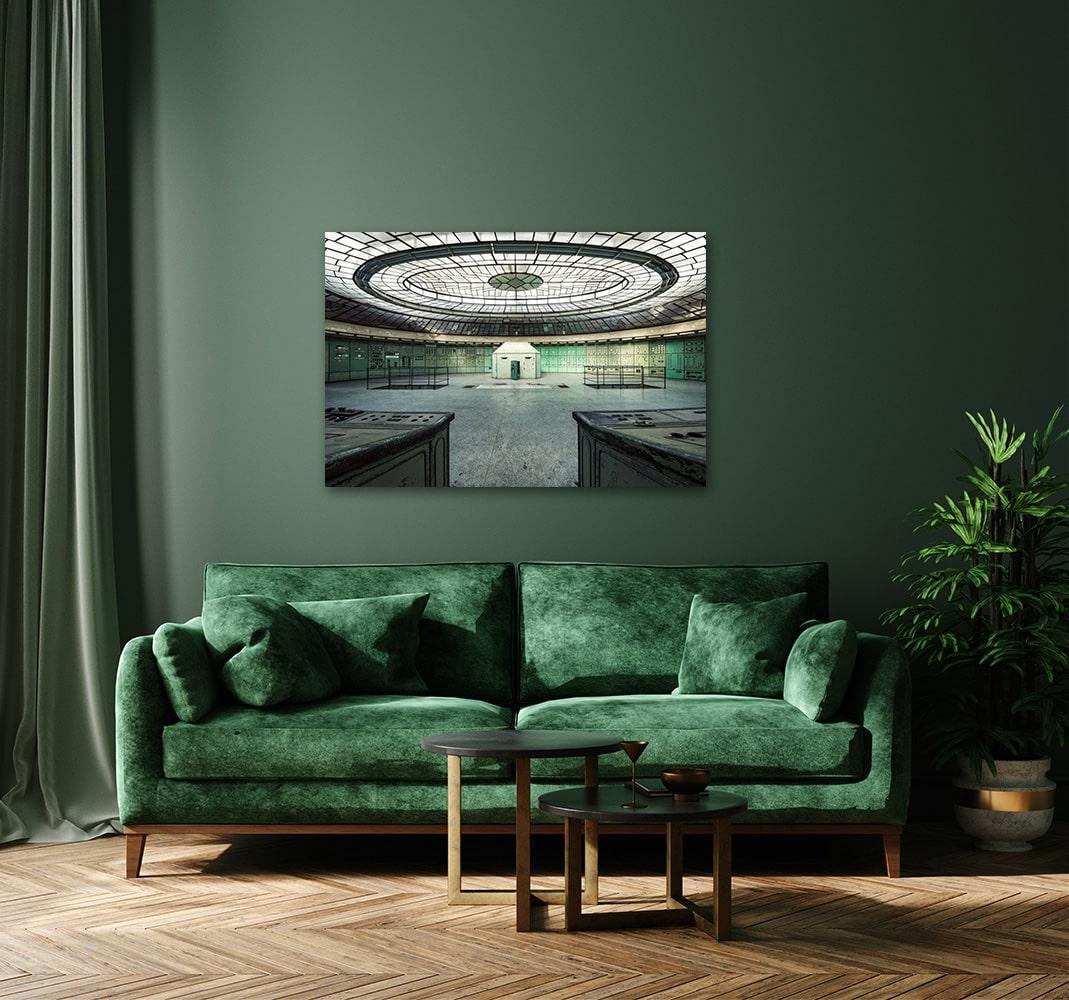 Ovalis von Gina Soden – Interieurfotografie, verlassene Kraft station, urbex im Angebot 1