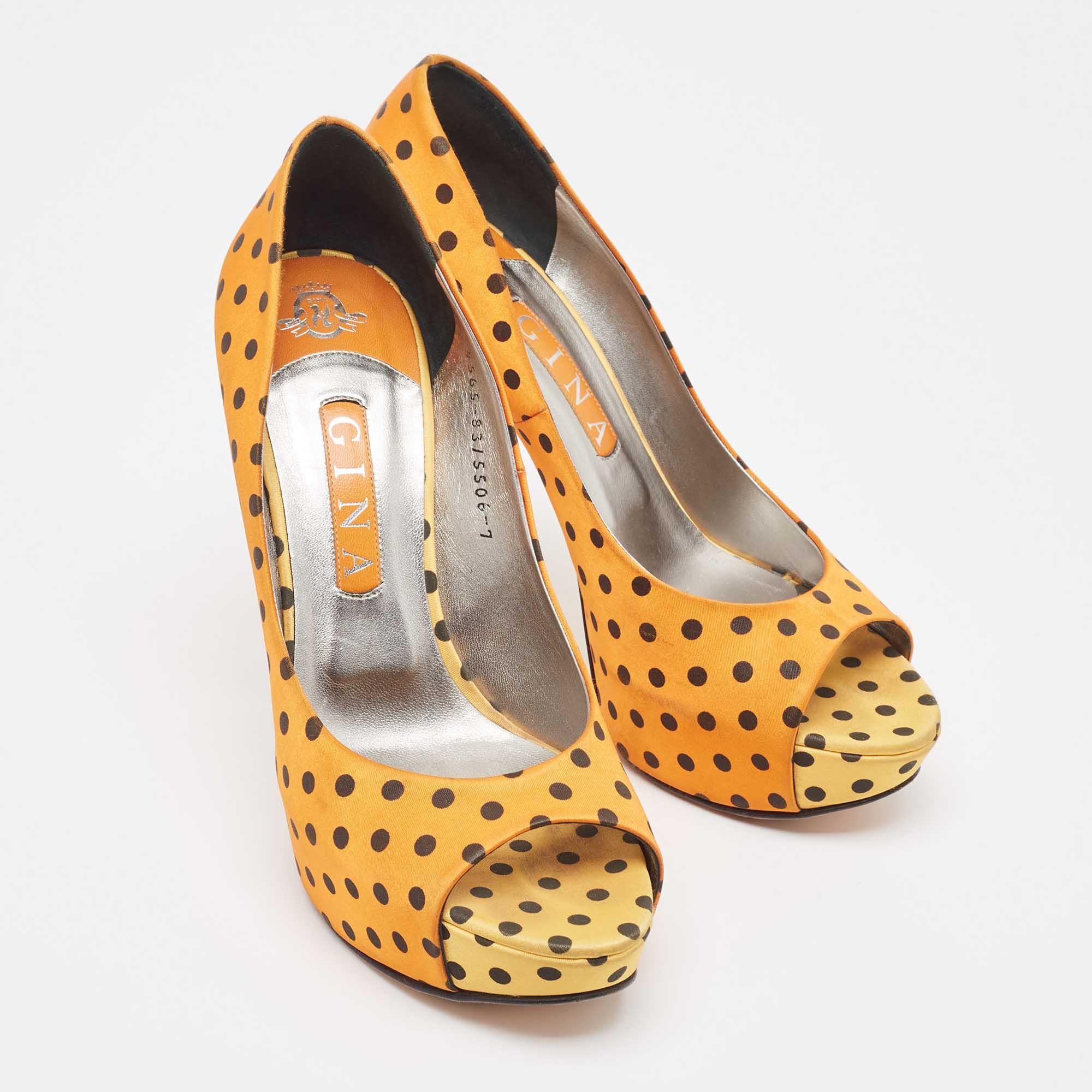 Gina Tricolor Polka Dot Print Satin Peep Toe Platform Pumps Size 40 In Excellent Condition For Sale In Dubai, Al Qouz 2