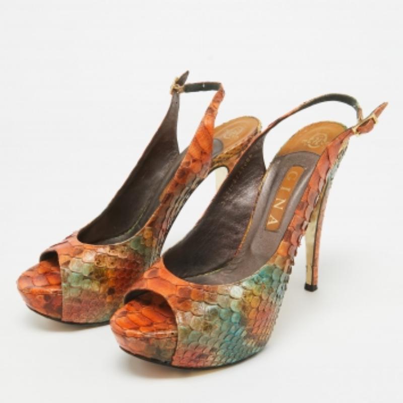 Exhibit an elegant style with this pair of pumps. These elegant shoes are crafted from quality materials. They are set on durable soles and sleek heels.