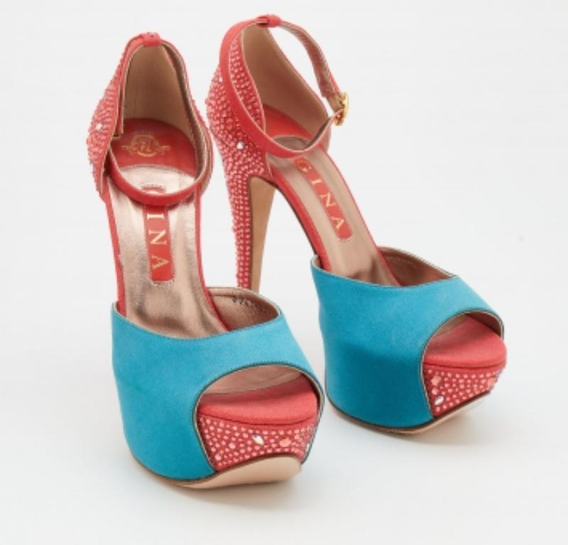 Gina Turquoise/Rouge Satin & Canvas Crystal Platform Ankle Strap Sandals Size 39 Bon état - En vente à Dubai, Al Qouz 2