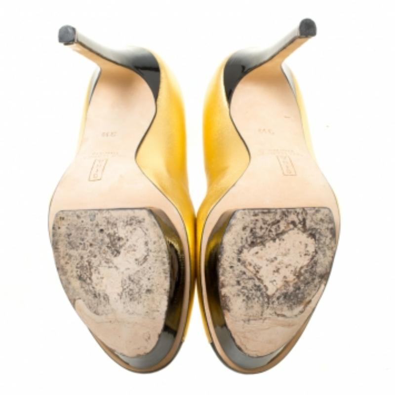 Gina Zweifarbige Tori-Pumps aus Leder Größe 36,5 im Zustand „Gut“ im Angebot in Dubai, Al Qouz 2