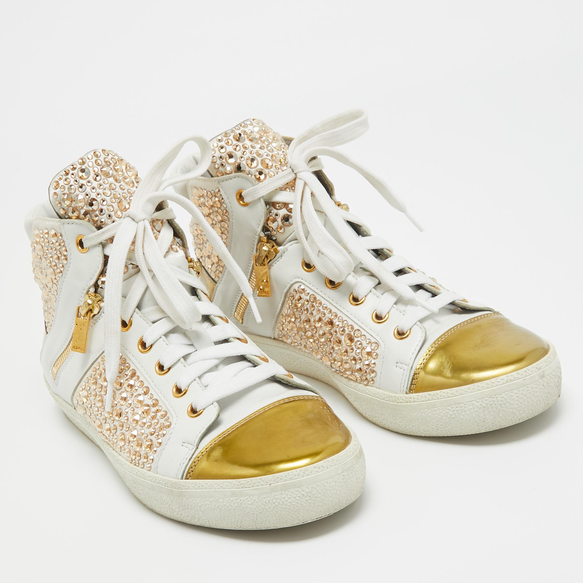 Gina White/Gold Leather Strass Embellished High Top Sneakers Size 39 In Good Condition For Sale In Dubai, Al Qouz 2