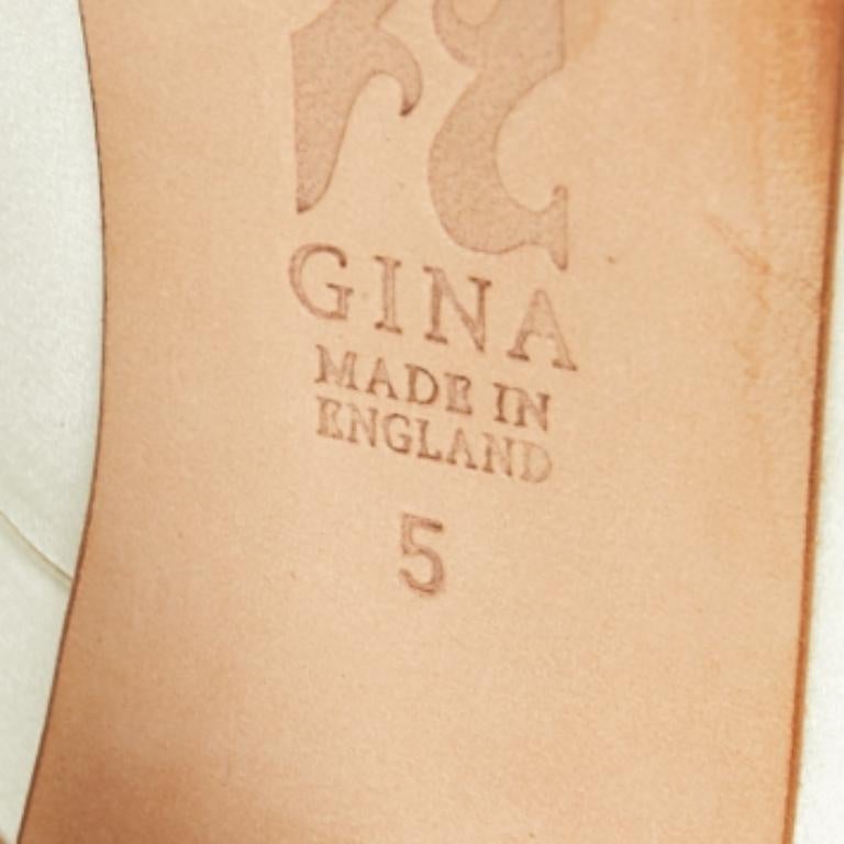 Gina Jenna escarpins à talons compensés embellis de cristaux blancs, taille 38 État moyen - En vente à Dubai, Al Qouz 2