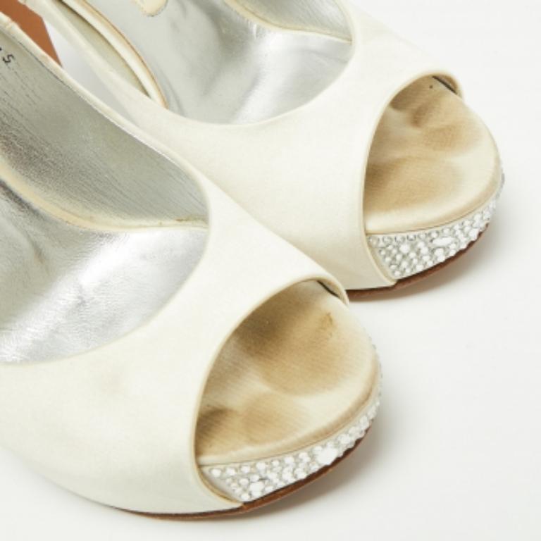 Gina Jenna escarpins à talons compensés embellis de cristaux blancs, taille 38 en vente 2