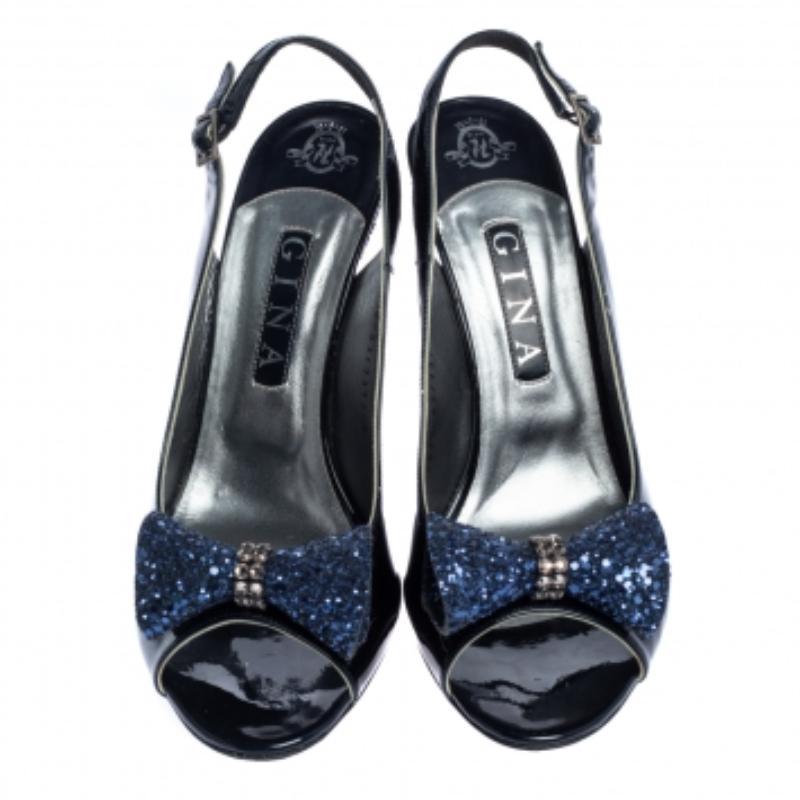 Gine Blue Patent Leather And Embellished Slingback Open Toe Sandals Size 41 In Good Condition For Sale In Dubai, Al Qouz 2