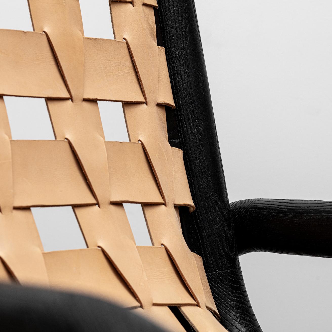 Portoghese Poltrona Ginga in pelle di Oak nero, realizzata a mano in Portogallo da Duistt in vendita