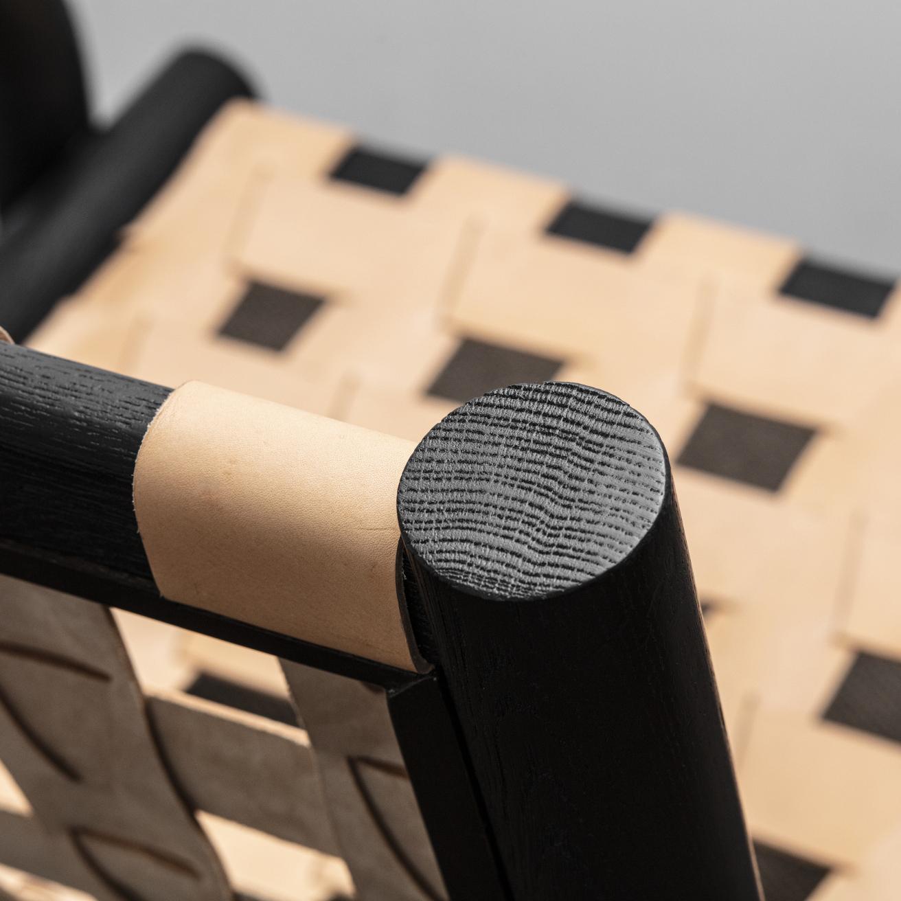 XXI secolo e contemporaneo Poltrona Ginga in pelle di Oak nero, realizzata a mano in Portogallo da Duistt in vendita