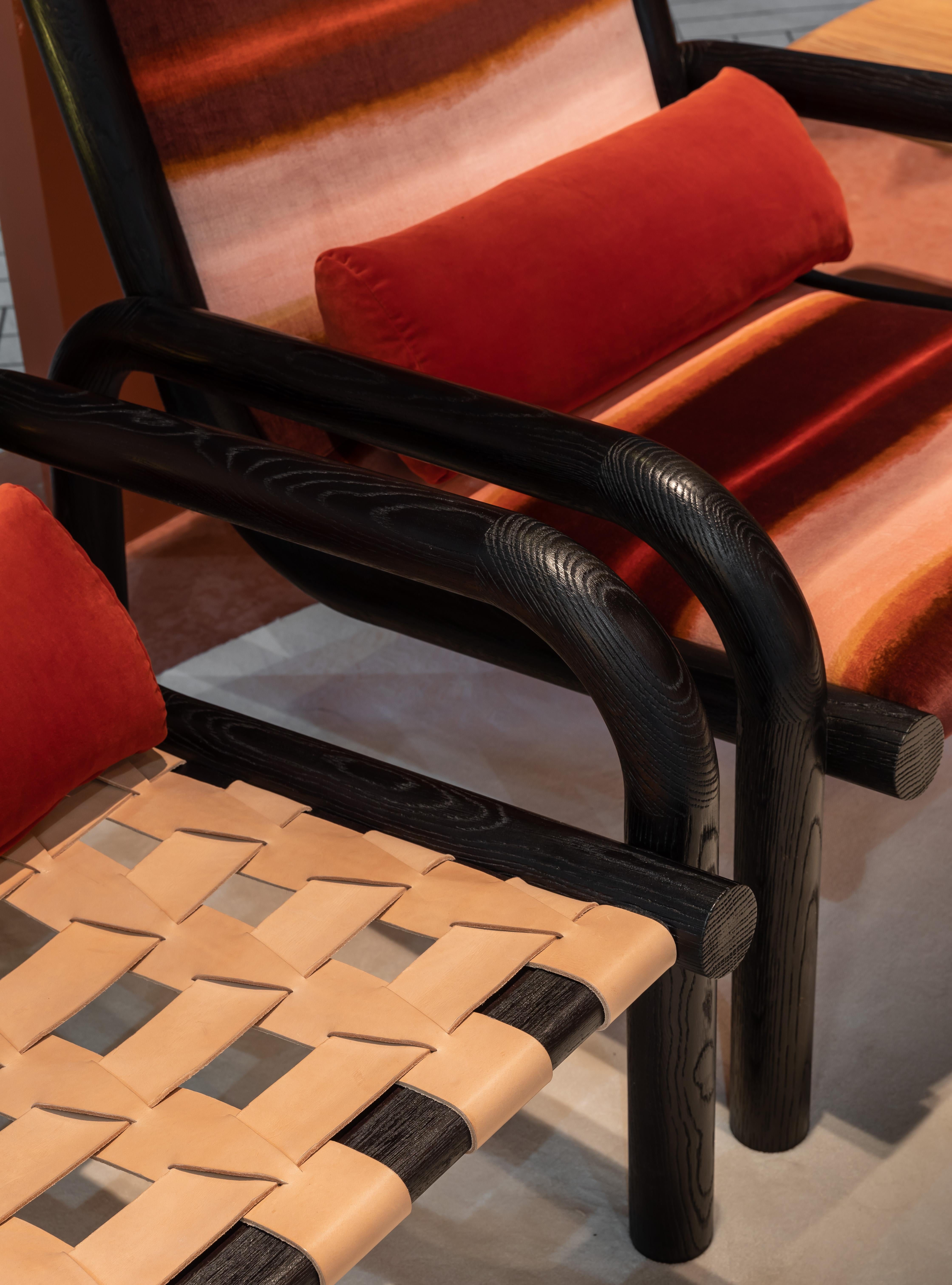 Poltrona Ginga in pelle di Oak nero, realizzata a mano in Portogallo da Duistt in vendita 1