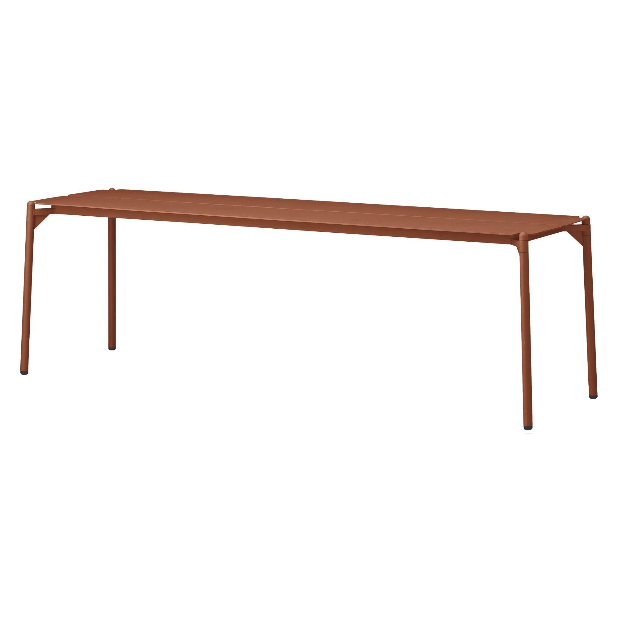 Ginger bread minimalist bench
Dimensions: D 145 x W 43.3 x H 45.5 cm 
Materials: Steel w. Matte powder coating & aluminum w. Matte powder coating.
Available in colors: Taupe, bordeaux, forest, ginger bread, black and, black and gold.

With NOVO