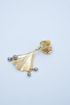 ginkgo brooch  / vintage jewelry , 1970's vintage parts, vintage parts