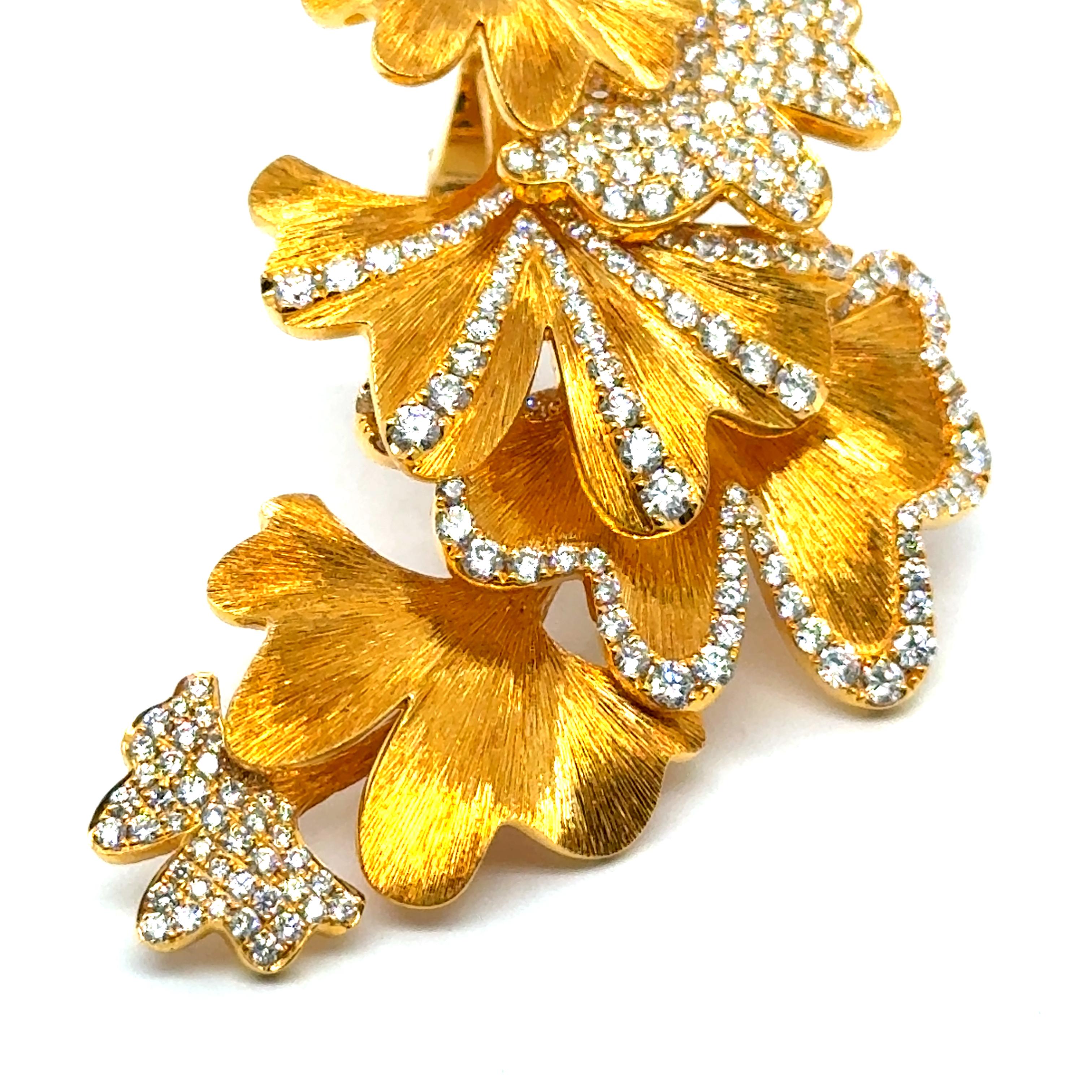Ginkgo Earrings with Diamonds in 18 Karat Yellow Gold by Serendipity For Sale 4