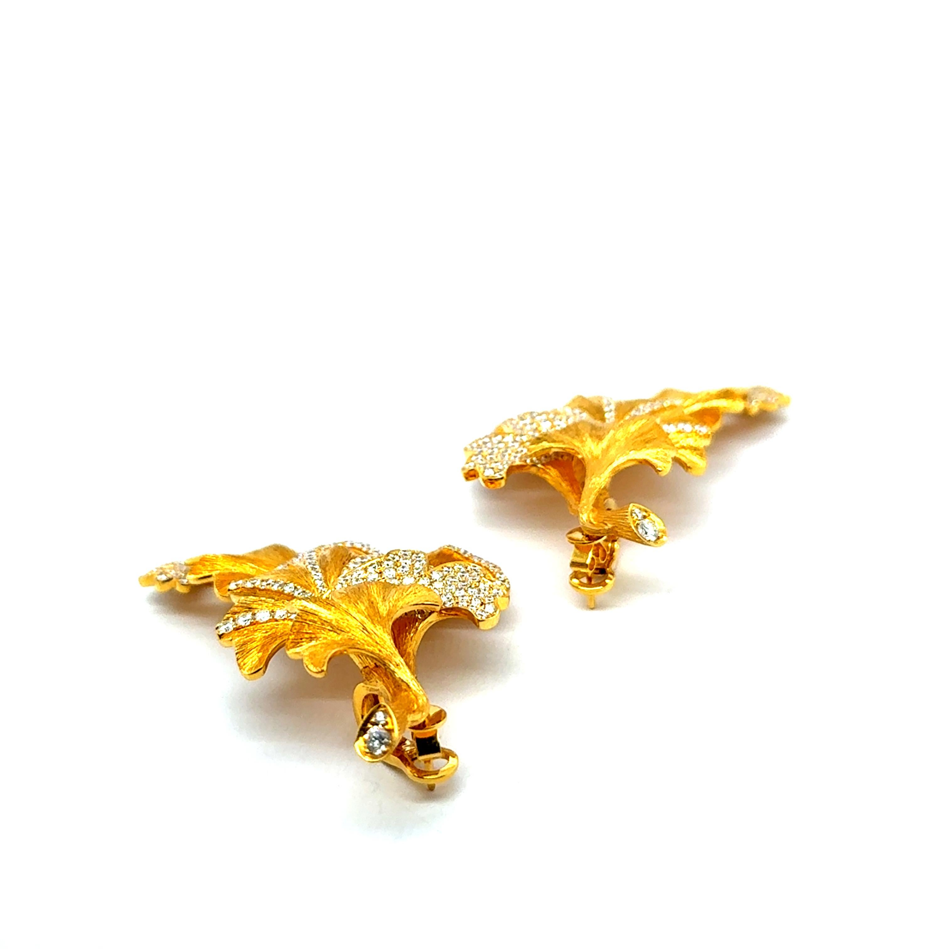 Ginkgo Earrings with Diamonds in 18 Karat Yellow Gold by Serendipity For Sale 5