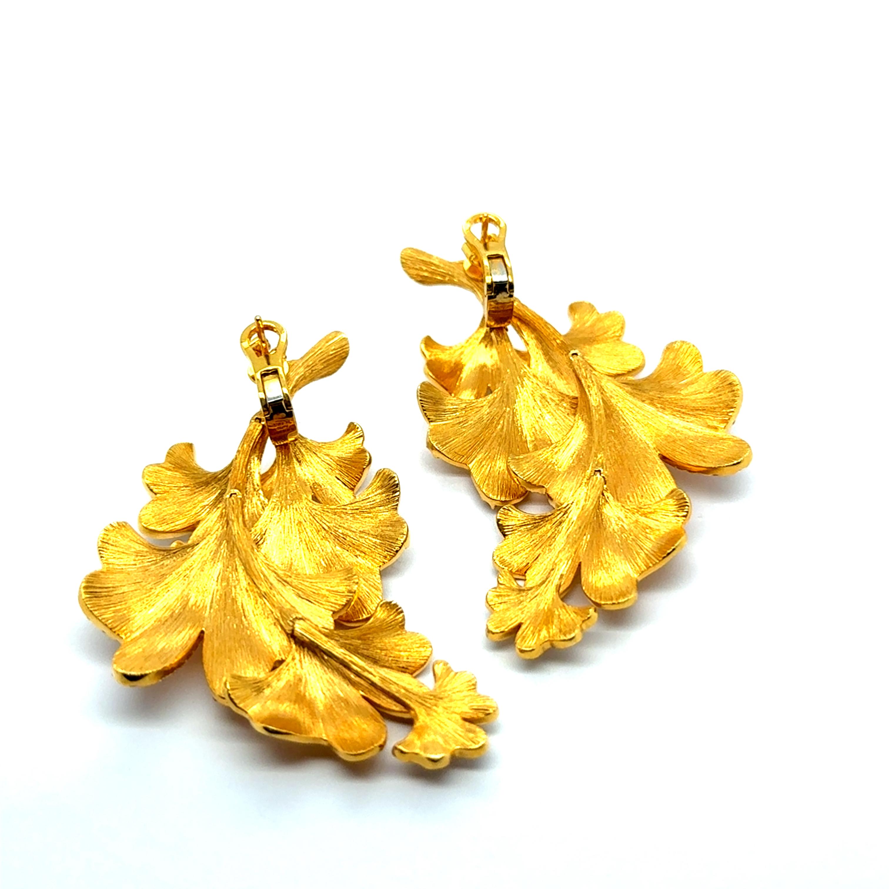 Artist Ginkgo Earrings with Diamonds in 18 Karat Yellow Gold by Serendipity For Sale