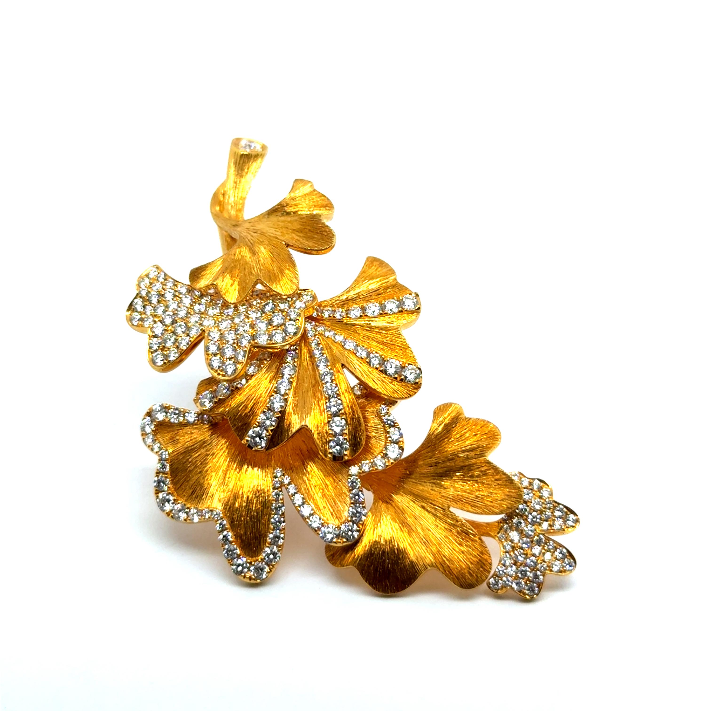 Brilliant Cut Ginkgo Earrings with Diamonds in 18 Karat Yellow Gold by Serendipity For Sale