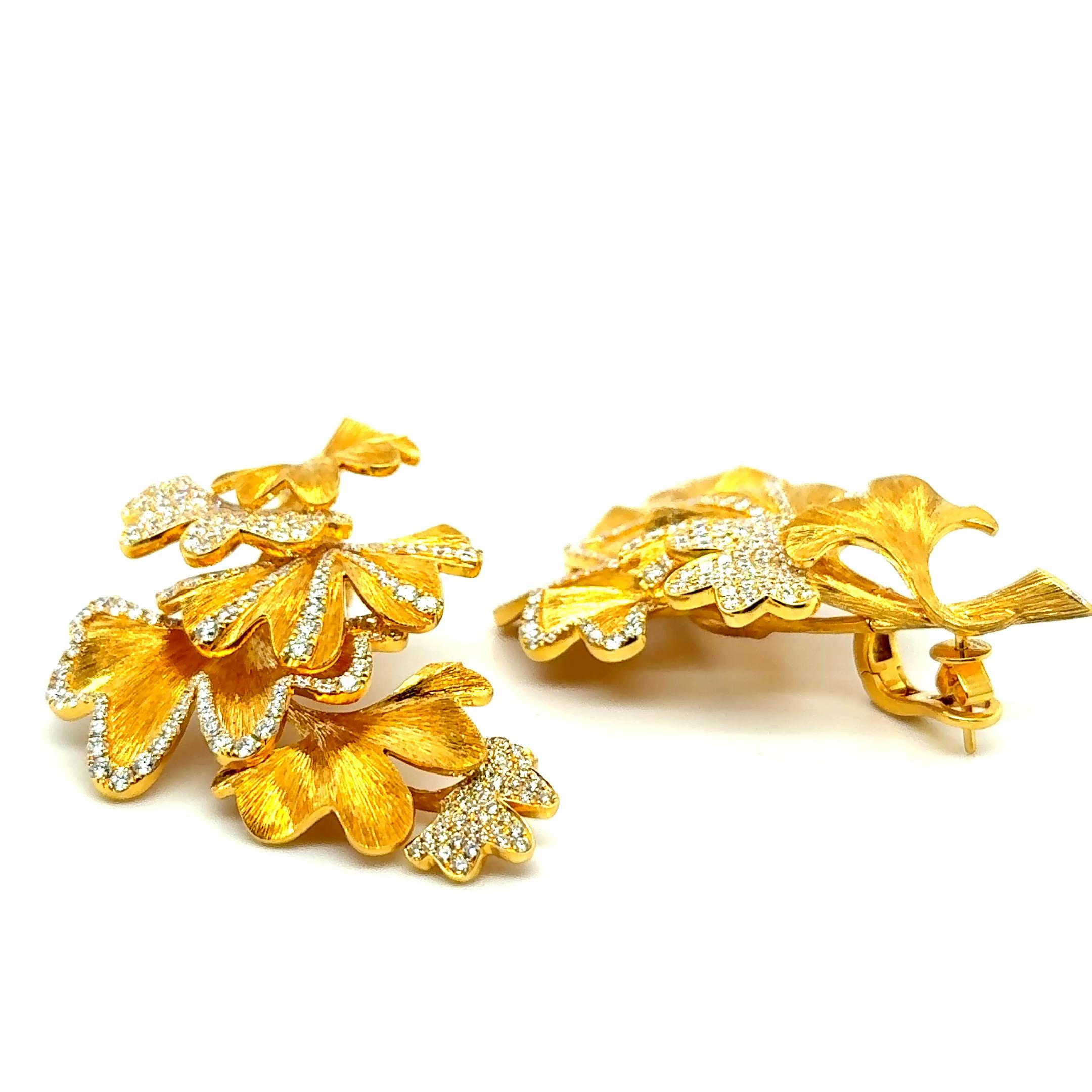 Ginkgo Earrings with Diamonds in 18 Karat Yellow Gold by Serendipity For Sale 3