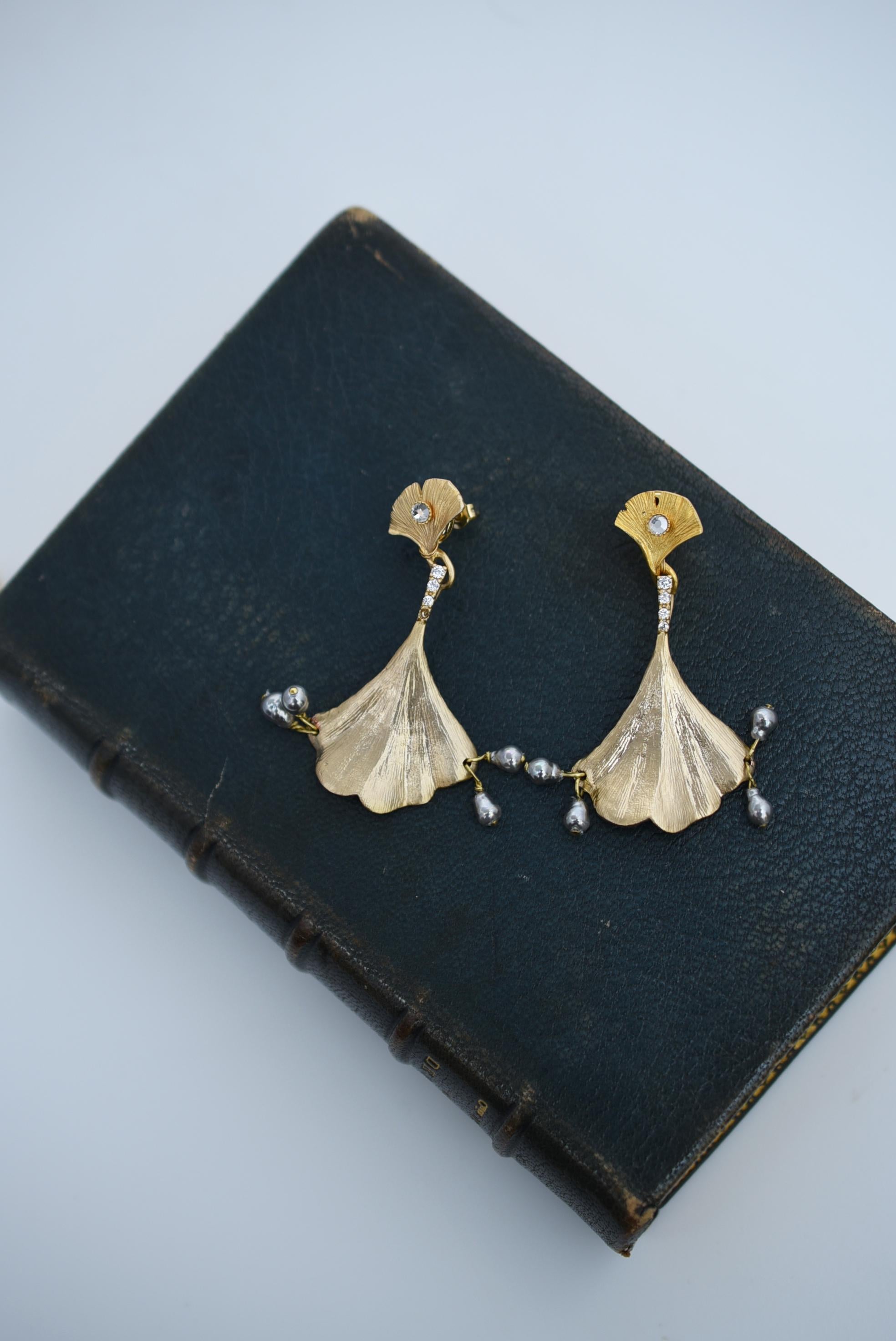 ginkgo leaf earring   / vintage jewelry , 1970's vintage parts, pearl jewelry In New Condition For Sale In Sammu shi, JP
