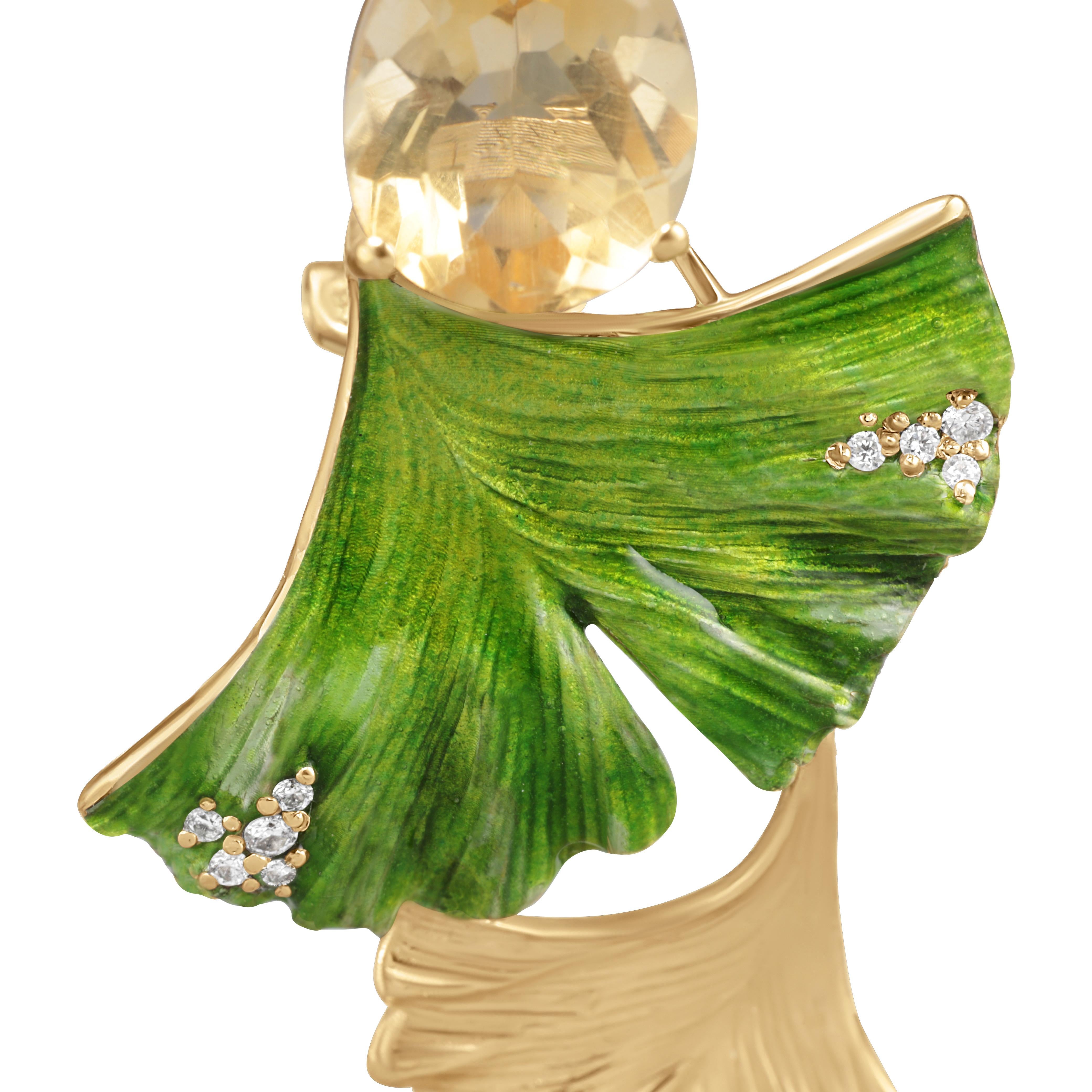 Diese Ohrringe sind Teil der japanisch inspirierten Kollektion, die die Symbolik und die natürliche Anmut des Ginkgoblatts zelebriert. Das aus Sterlingsilber handgefertigte und mit 24-karätigem Gold überzogene Design verbindet eine raffinierte