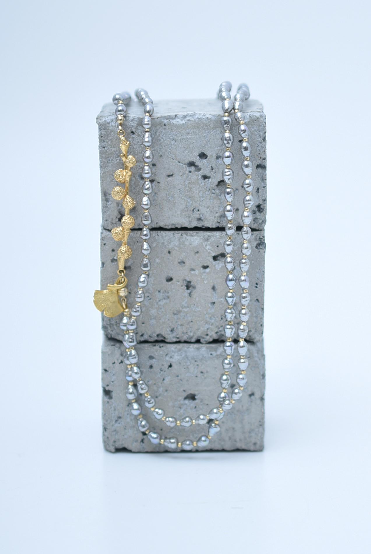 ginkgo long necklace  / vintage jewelry , 1970's vintage parts, vintage pearl For Sale 4