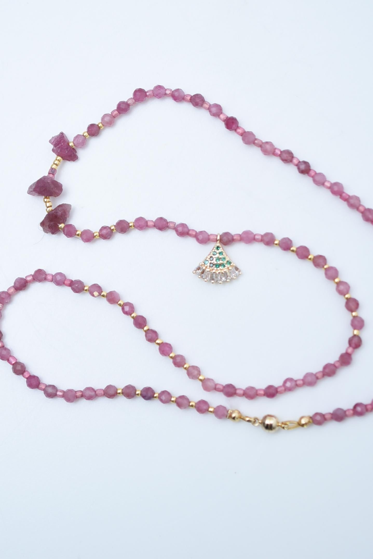 ginkgo pink short necklace  / vintage jewelry , 1970's vintage parts For Sale 2