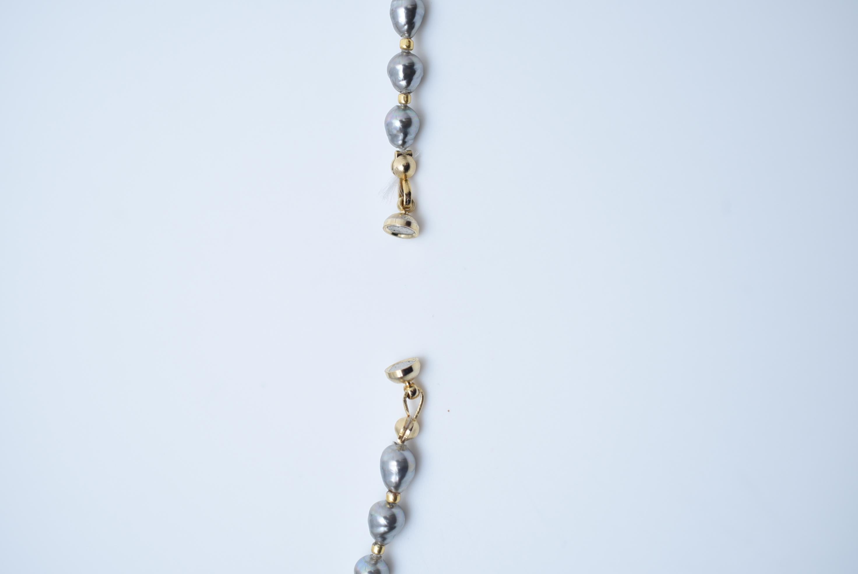 Taille ronde Collier court Ginkgo  Bijoux vintage / pièces vintage des années 1970, perles vintage en vente