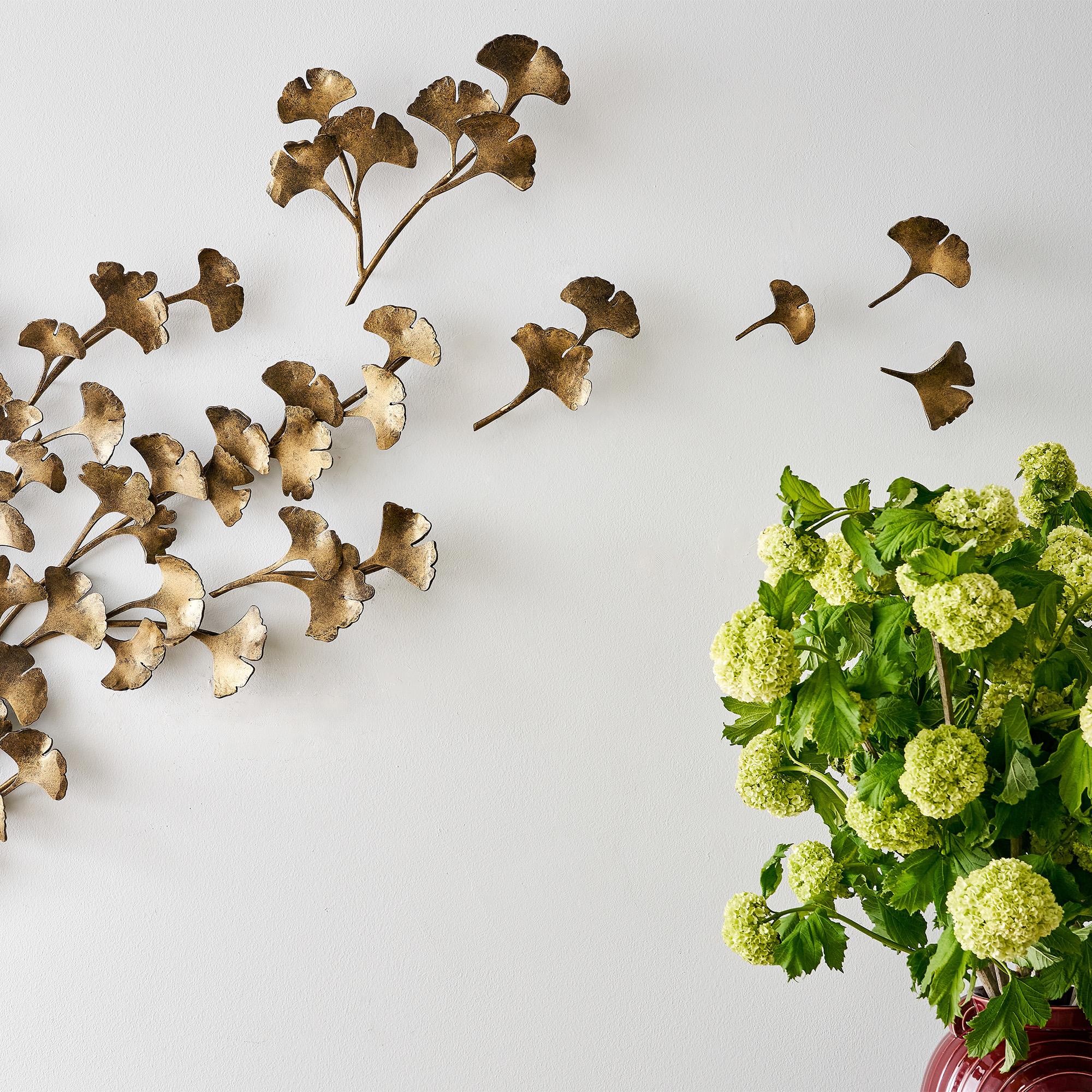 Nord-américain Sculpture murale Ginkgo en or vieilli en vente