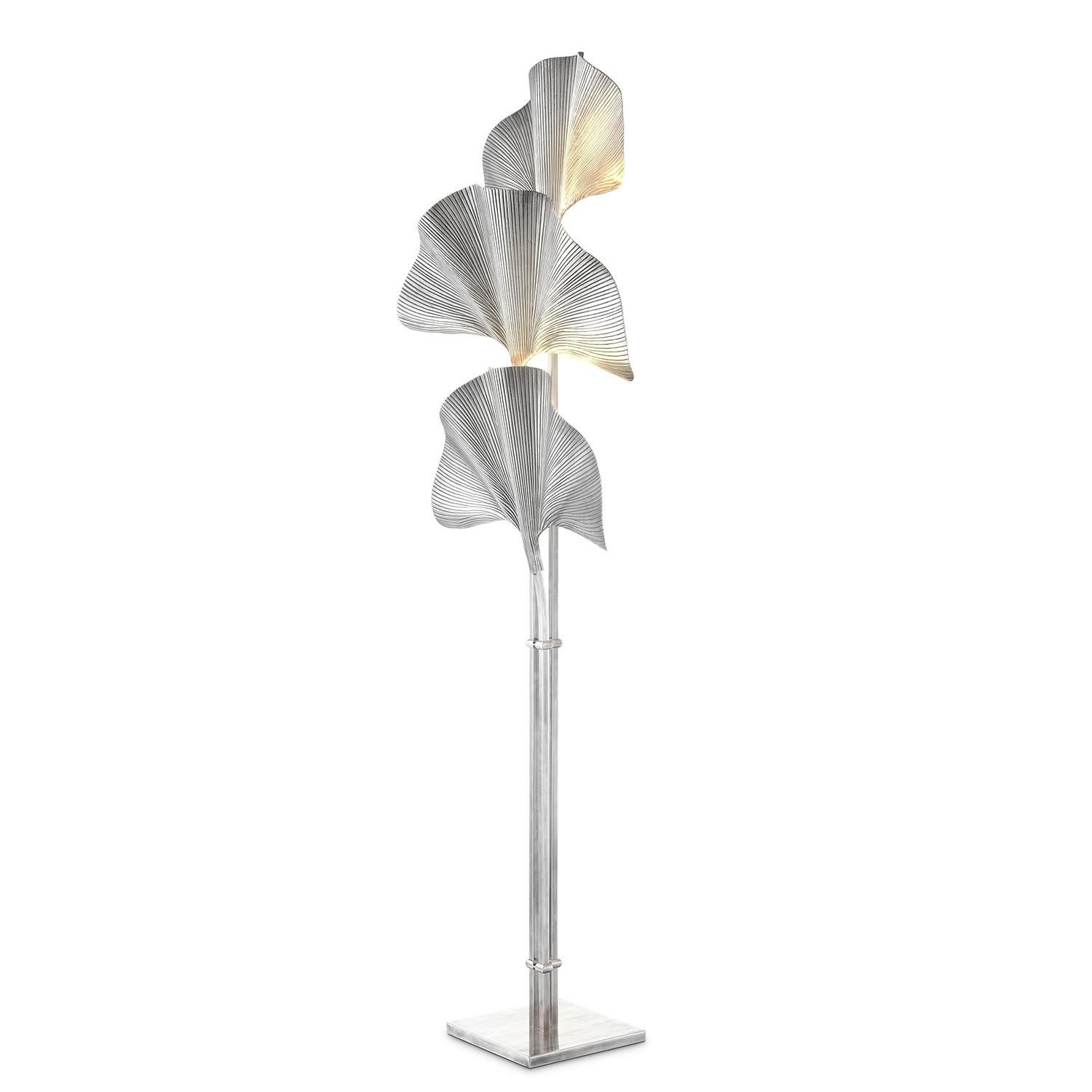 Floor lamp Ginko Biloba silvered with structure in 
tarnished silver plated finish. 3 bulbs lamp holder 
type E27, 40 watt, 220-240 Volt. Bulbs not included.
Also available in wall lamp and table
lamp. Also available in polished brass finish.