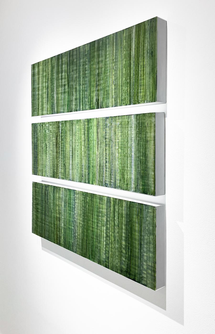 C22-9 (Champ de couleurs géométrique abstrait) Peinture multi-panneaux dans les tons de vert par Ginny Fox
La peinture est présentée sur trois panneaux mesurant chacun 36 x 12 x 2 pouces.
Peut être orienté verticalement ou horizontalement

À la fois
