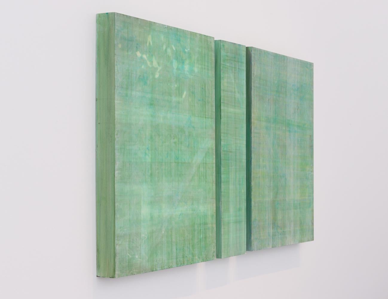 Von der Nature inspirierte minimalistische abstrakte Farbfeldmalerei auf drei Holztafeln in Hellgrün- und Blautönen
Acryl auf 3 Tafeln (2 Tafeln sind jeweils 24 x 18 x 2 Zoll groß, die mittlere Tafel ist 24 x 6 x 2 Zoll groß)
Gesamtmaße für