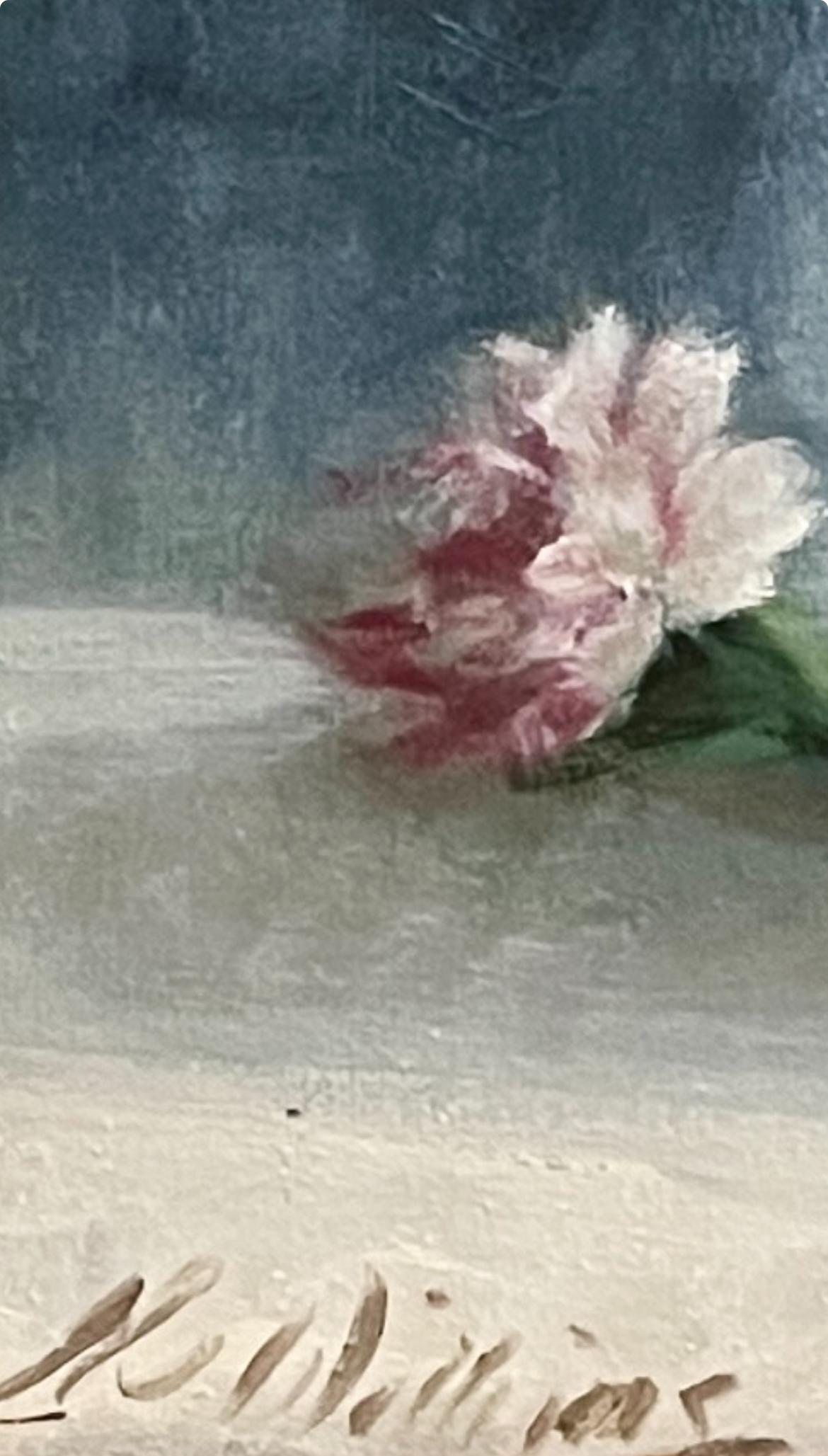 Questo pezzo è un dipinto a olio originale su tela di lino. Presenta un vaso di porcellana blu e bianco e dei fiori. Le sue dimensioni complessive incorniciate sono di circa 16x14 pollici.  Ulteriori foto sono disponibili su richiesta.

GC Williams