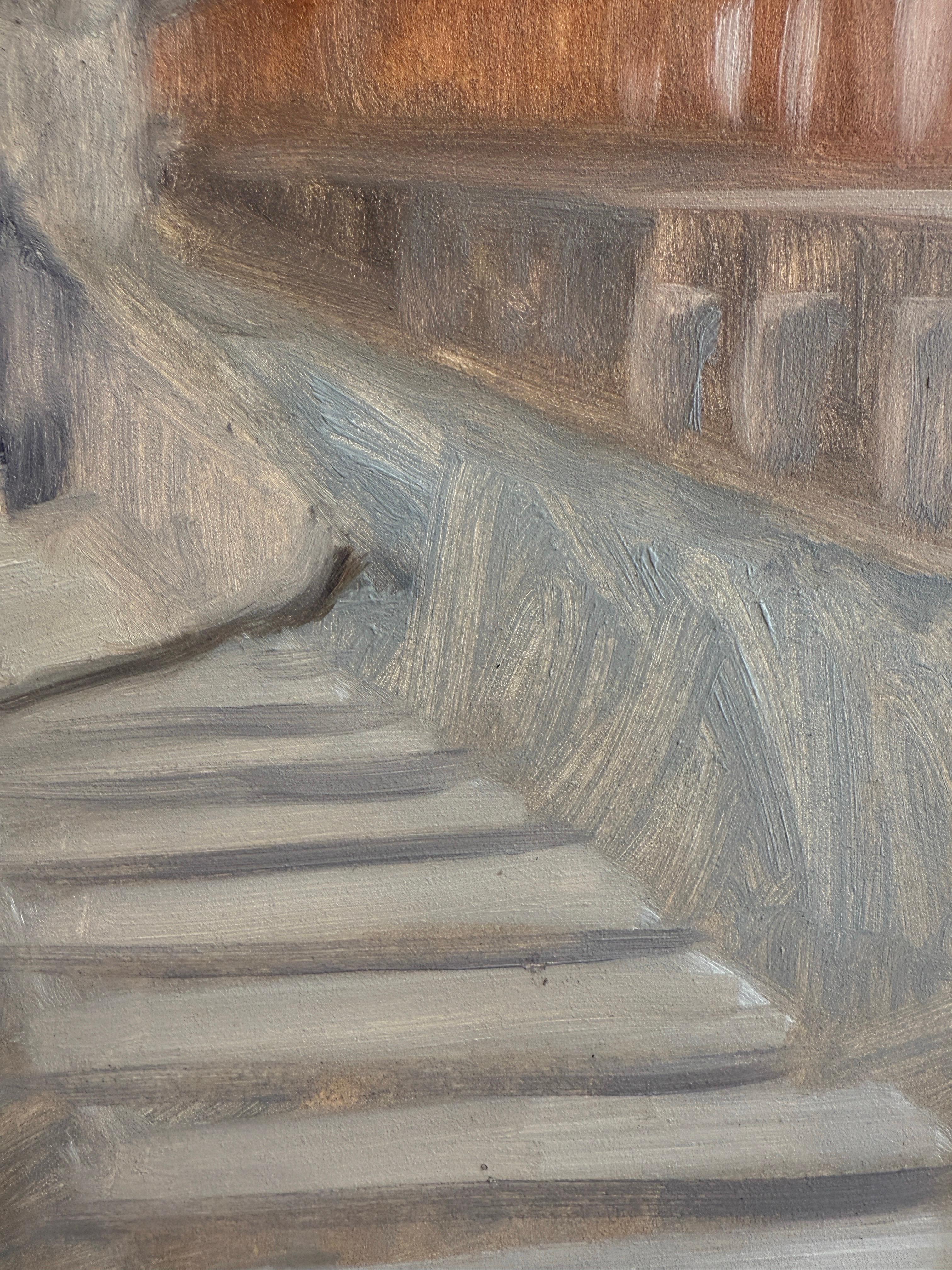 Esta obra es un óleo original sobre tabla. La escena, en tonos pálidos y soñadores, muestra la esquina de una calle parisina con un parque a un lado y una hilera de tiendas al otro. Un paso de peatones guía nuestra vista por el centro del cuadro.