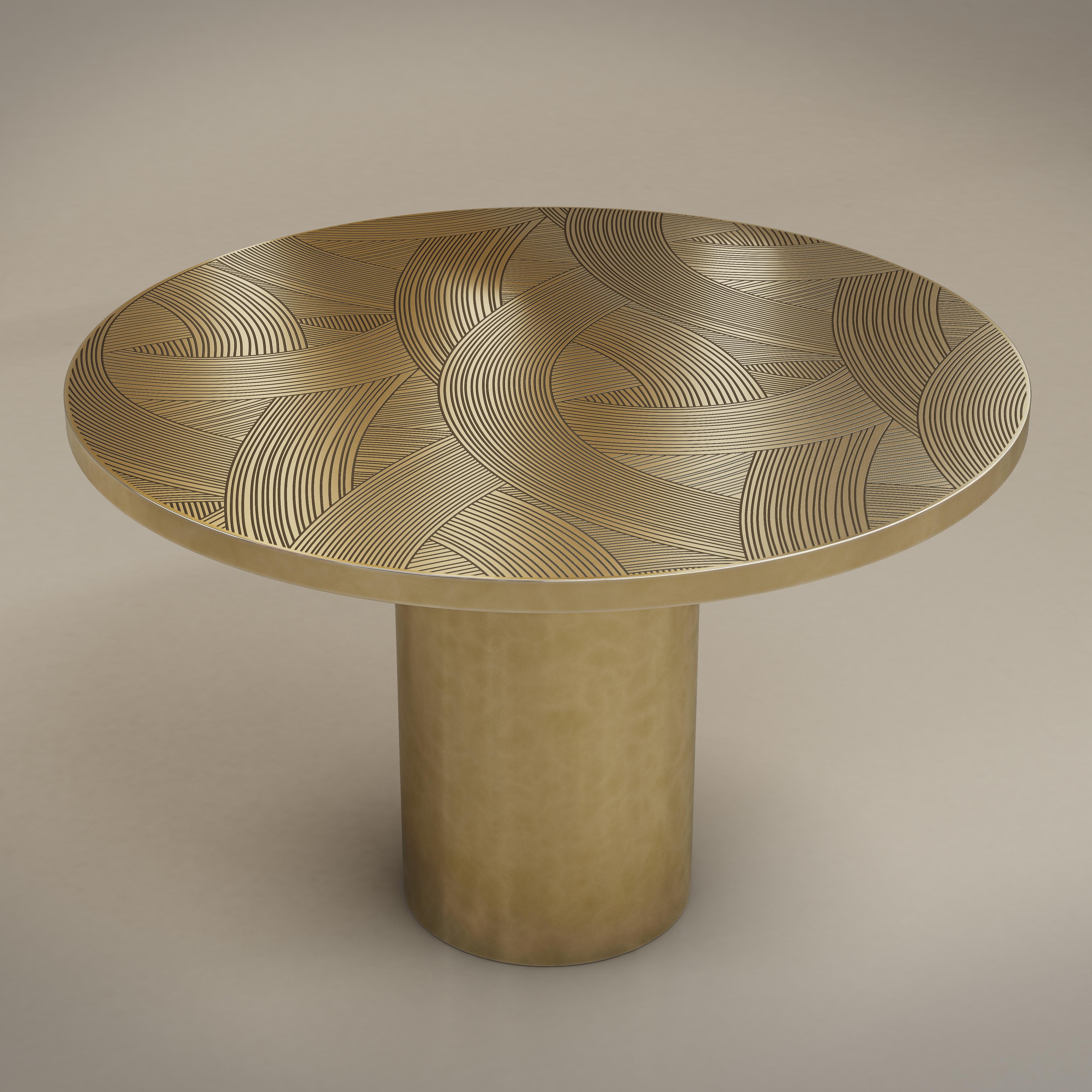 Tavolino Gino 1C - H. 40 cm x Ø 50 cm - Ottone inciso a mano, finitura oro invecchiato in vendita 1