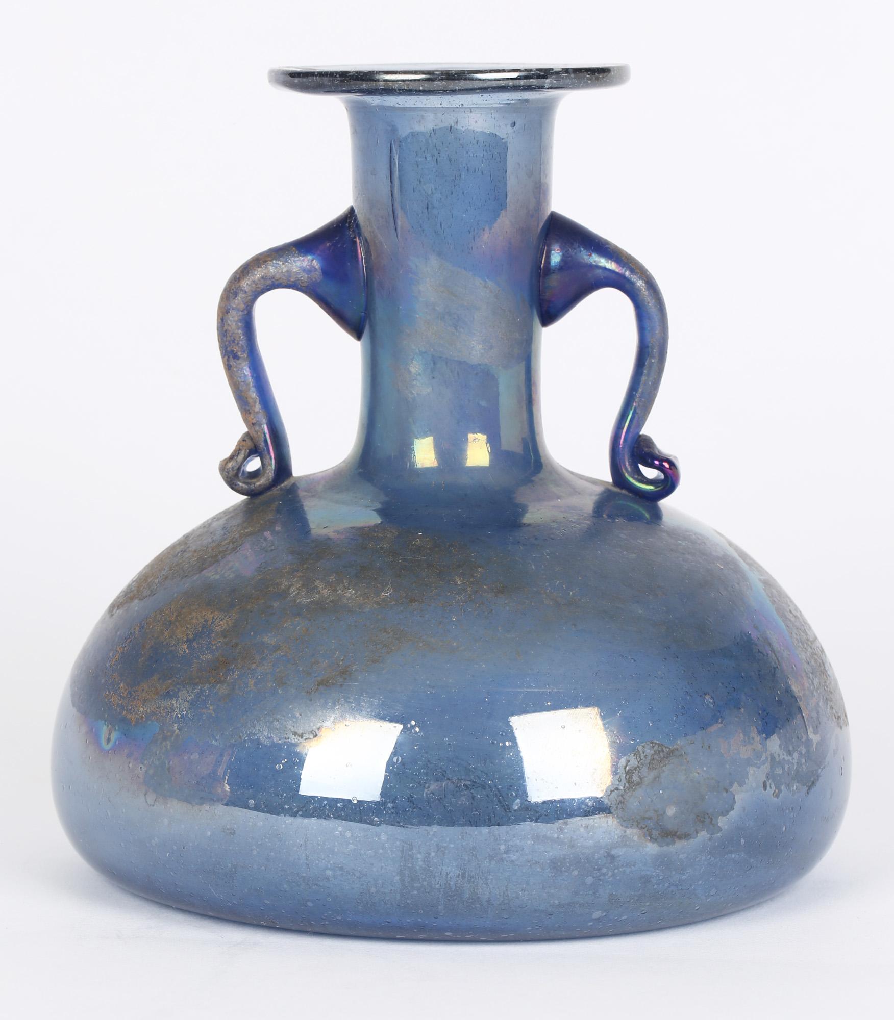 Gino Cenedese 'Italian, 1907-1973' Murano Scavo Twin Handled Art Glass Vase For Sale 4