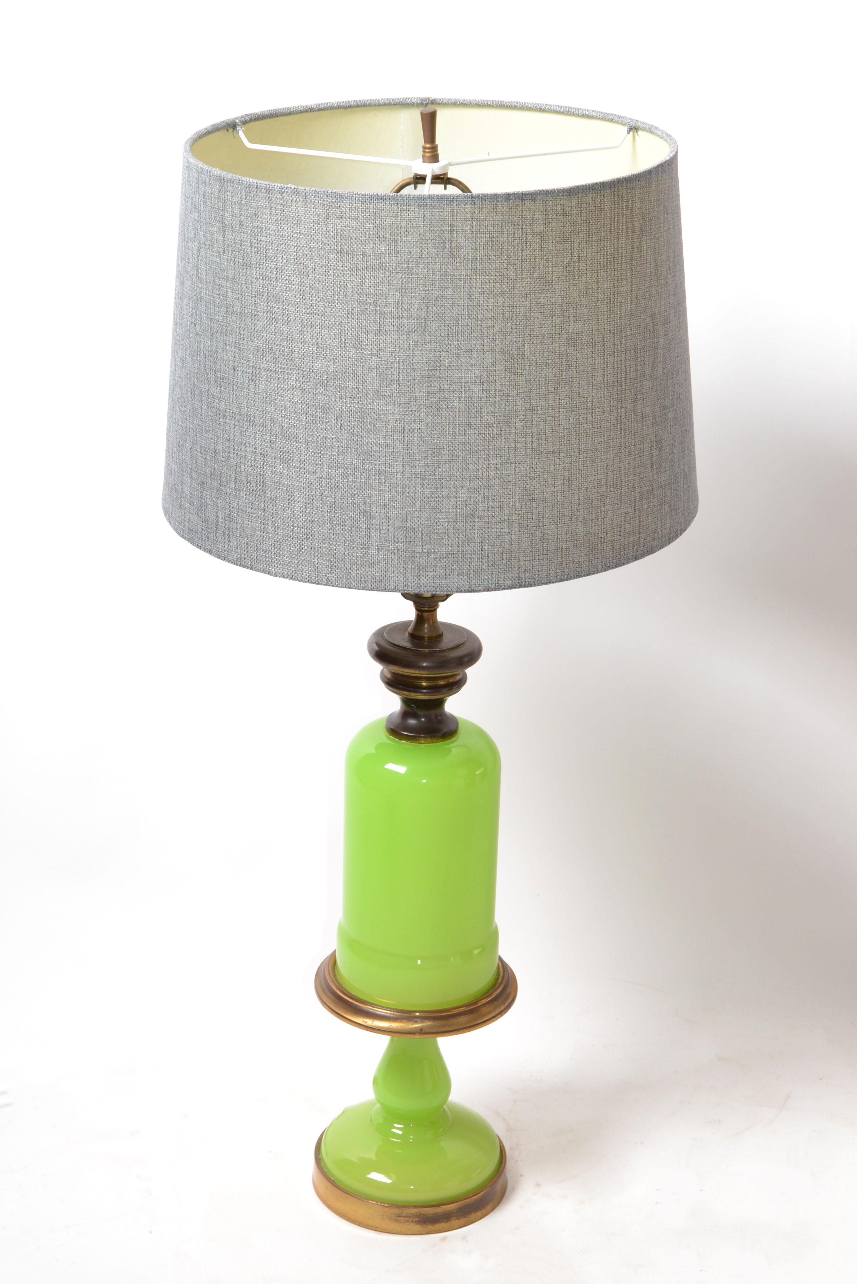 Mid-Century Modern Gino Cenedese Jade Green Murano Glass  & Brass Table Lamp Art Deco Italy, 1950 For Sale