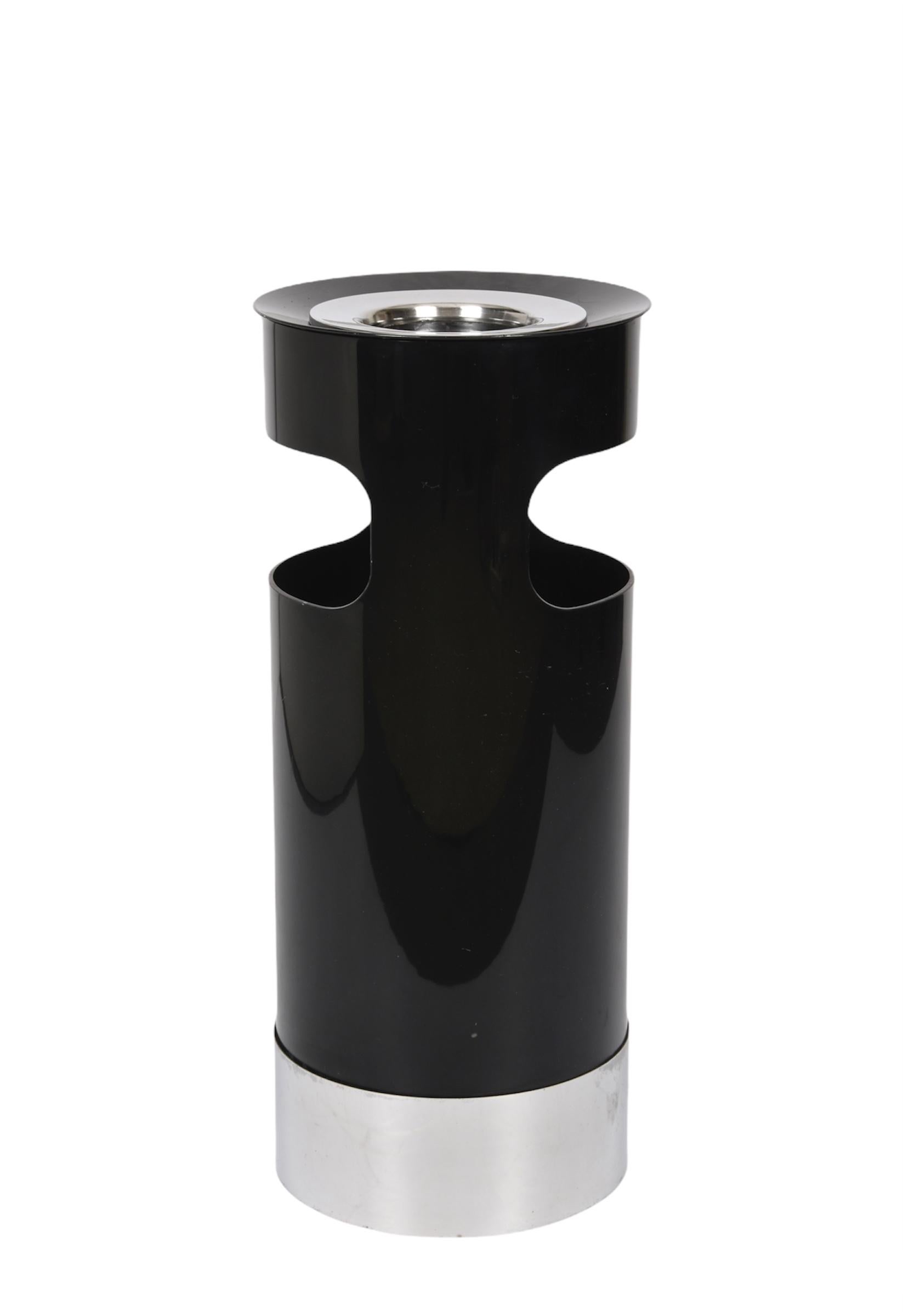 Gino Colombini Midcentury Black Umbrella Stands or Ashtray for Kartell, 1970 In Good Condition For Sale In Roma, IT