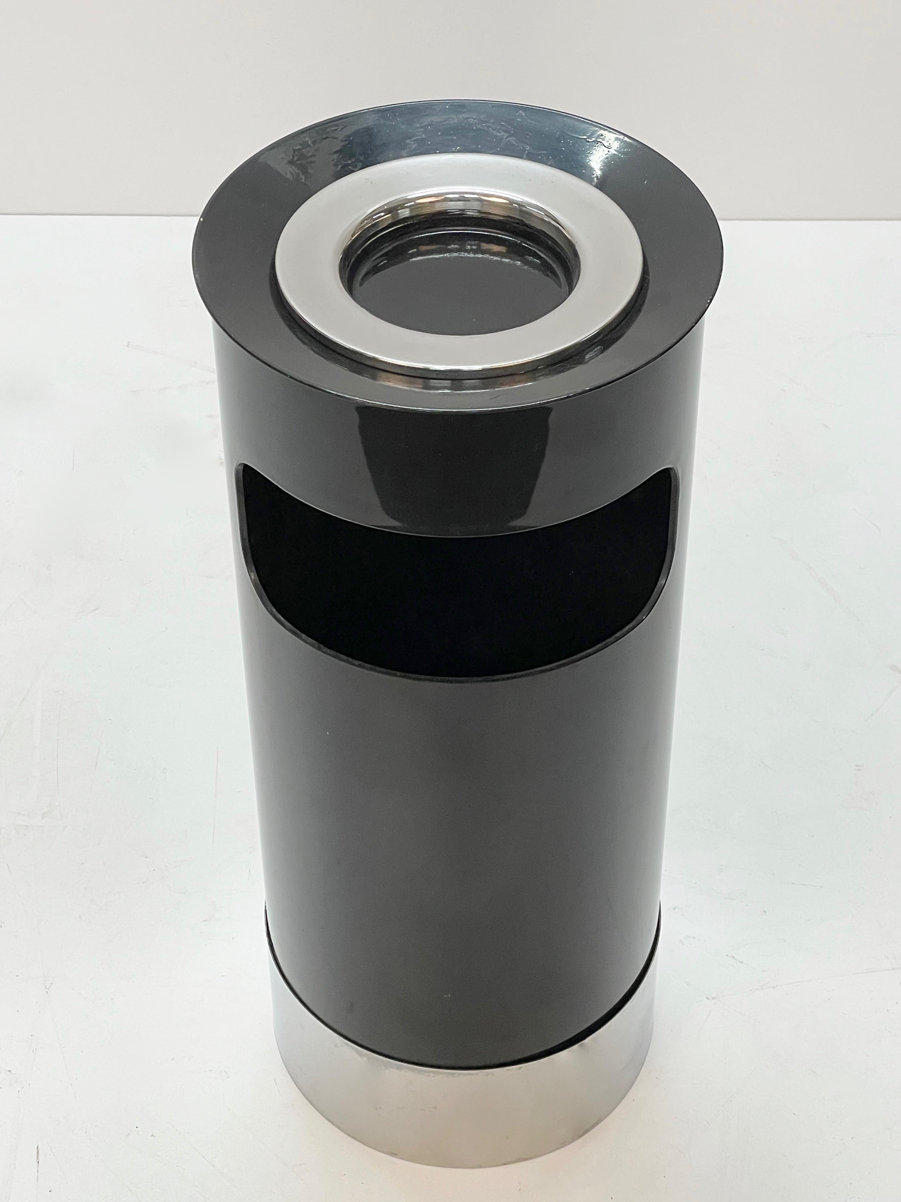 Gino Colombini Paragüero o cenicero negro de mediados de siglo para Kartell, 1970 en venta 2