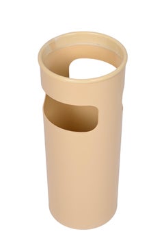 Gino Colombini Portaombrelli italiano in plastica crema del Medioevo per Kartell anni '70