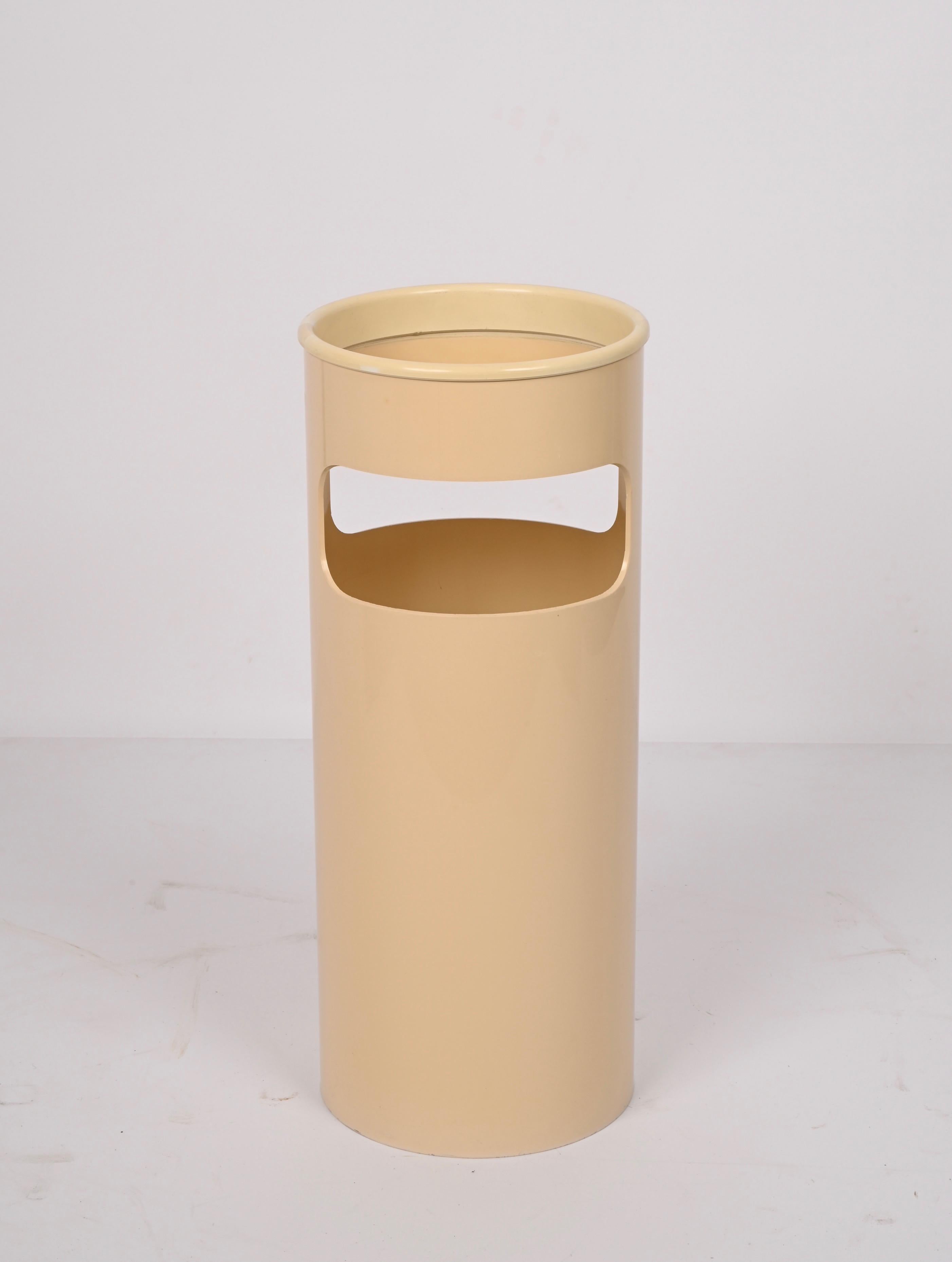 Gino Colombini Midcentury Cream Plastic Italian Umbrella Stand for Kartell 1970s For Sale 2