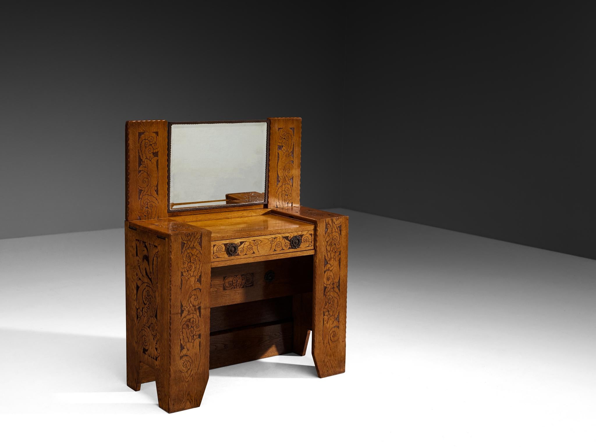 Gino Maggioni for Atelier di Varedo, vanity table / dressing table, oak, wrought iron, mirrored glas, Italy, 1920s

This vanity table, designed by Gino Maggioni during his time at the Atelier di Varedo in the 1920s, offers a compelling glimpse into