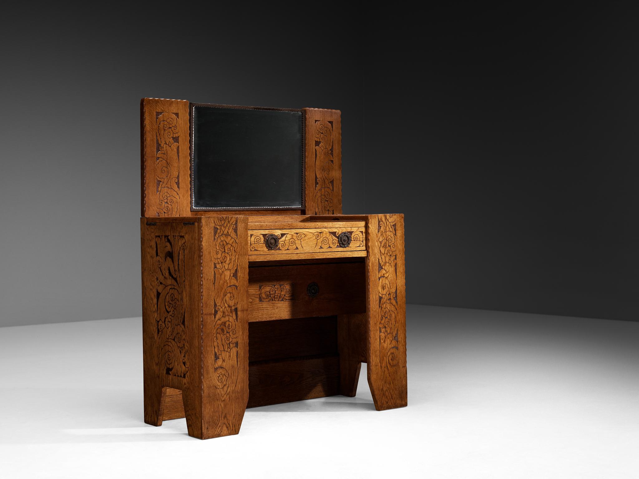 Early 20th Century Gino Maggioni for Atelier di Varedo 1920s Vanity Table in Carved Oak For Sale