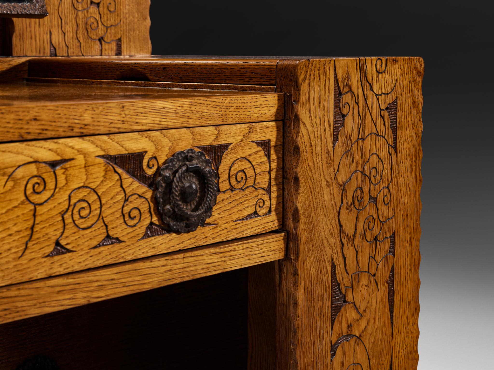 Gino Maggioni for Atelier di Varedo 1920s Vanity Table in Carved Oak For Sale 2
