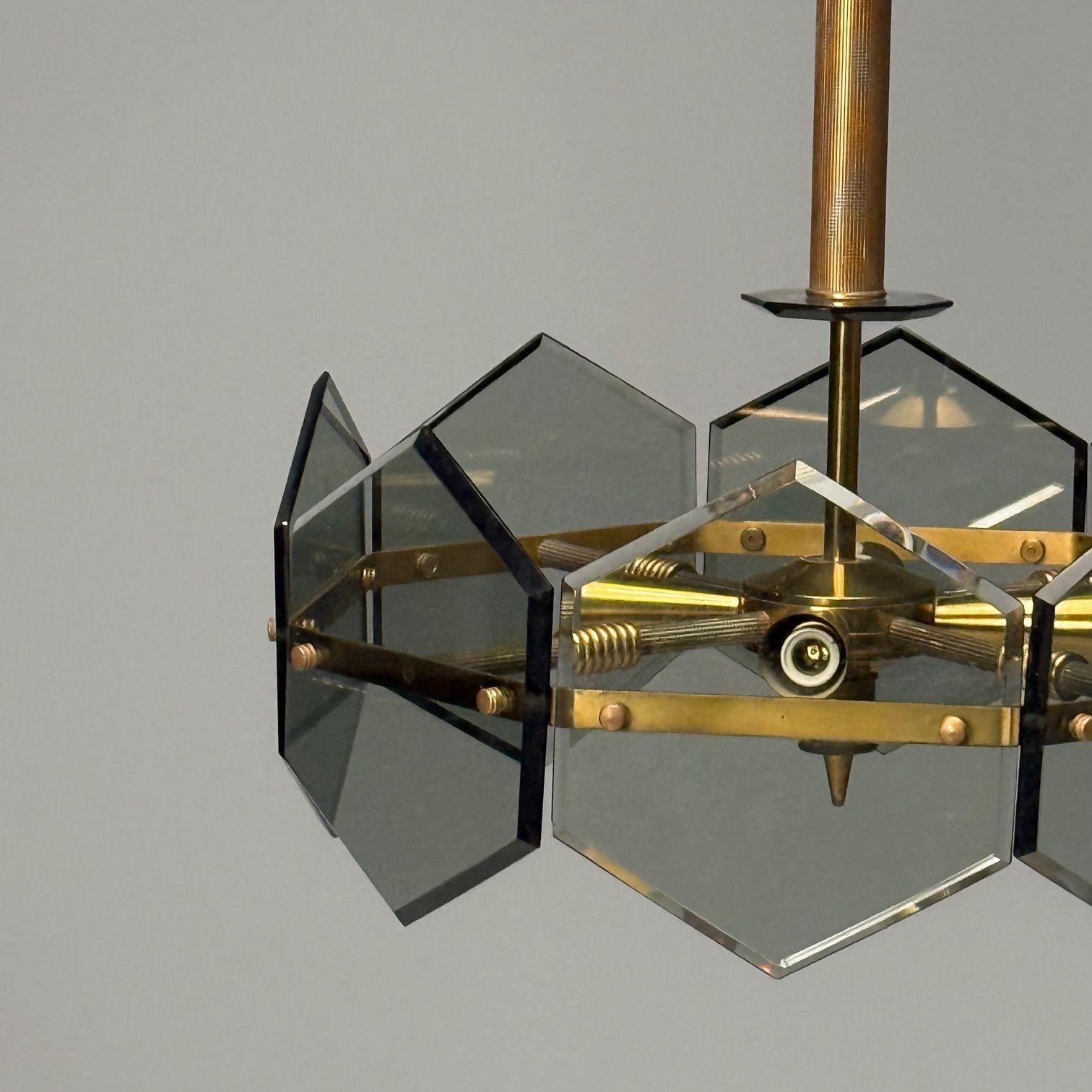 Gino Paroldo, Fontana Arte, Mid-Century Modern italiano, Lampadario, Ottone, Vetro In condizioni buone in vendita a Manhasset, NY