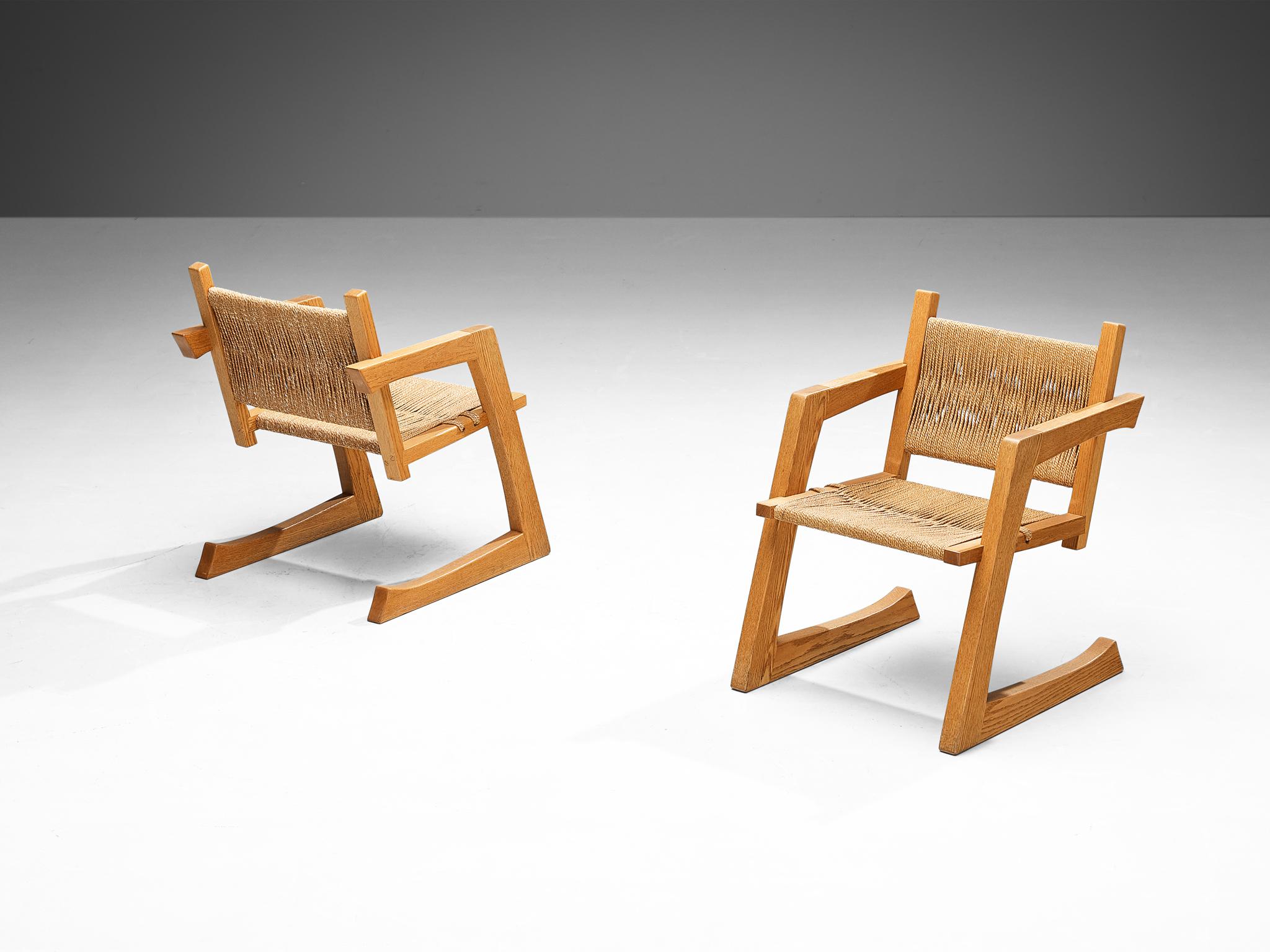 Postmoderne Gino Russo - Ensemble de quatre fauteuils en chêne et gazon de mer tissé  en vente