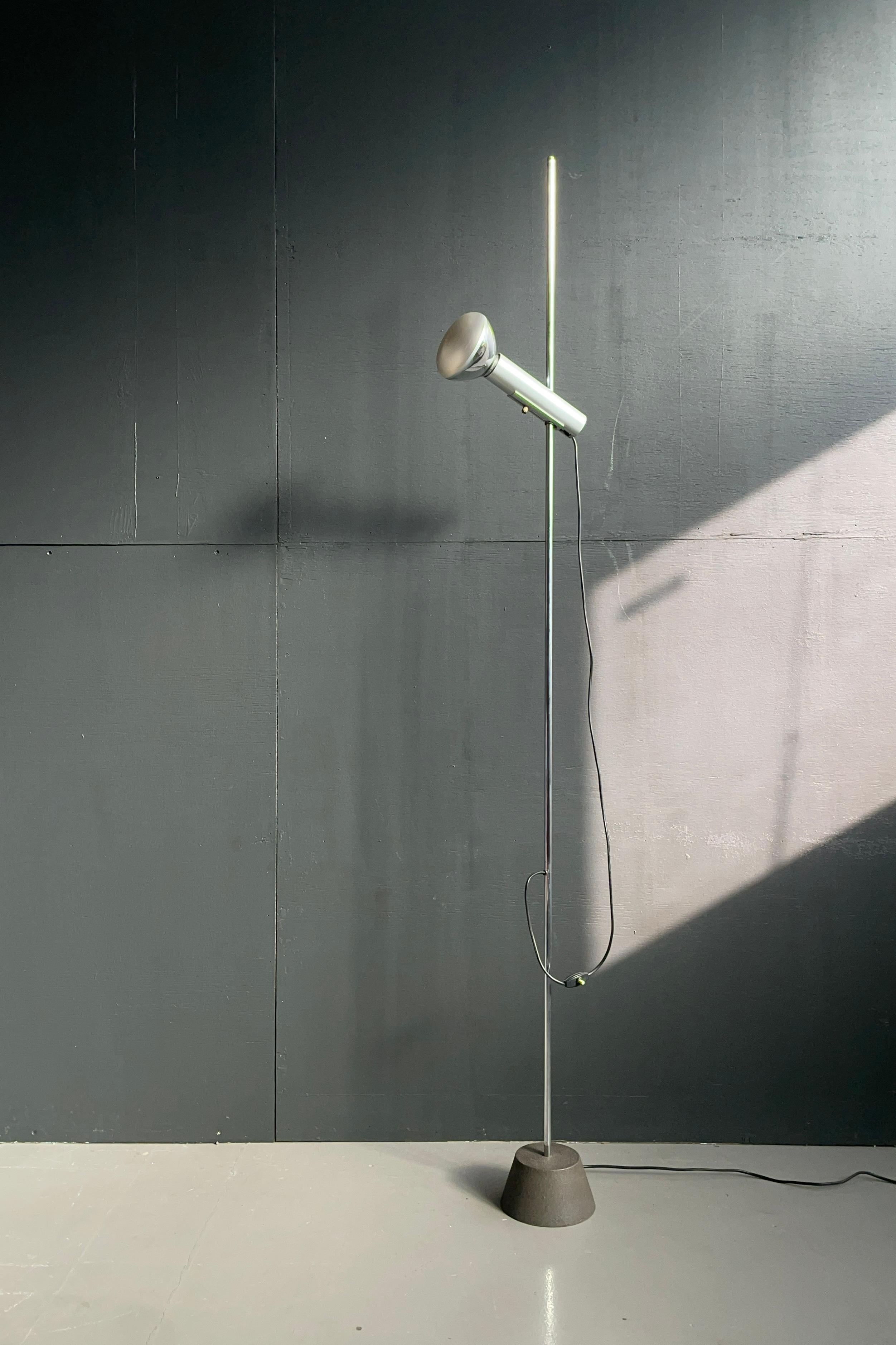 Floor lamp / Luminator 