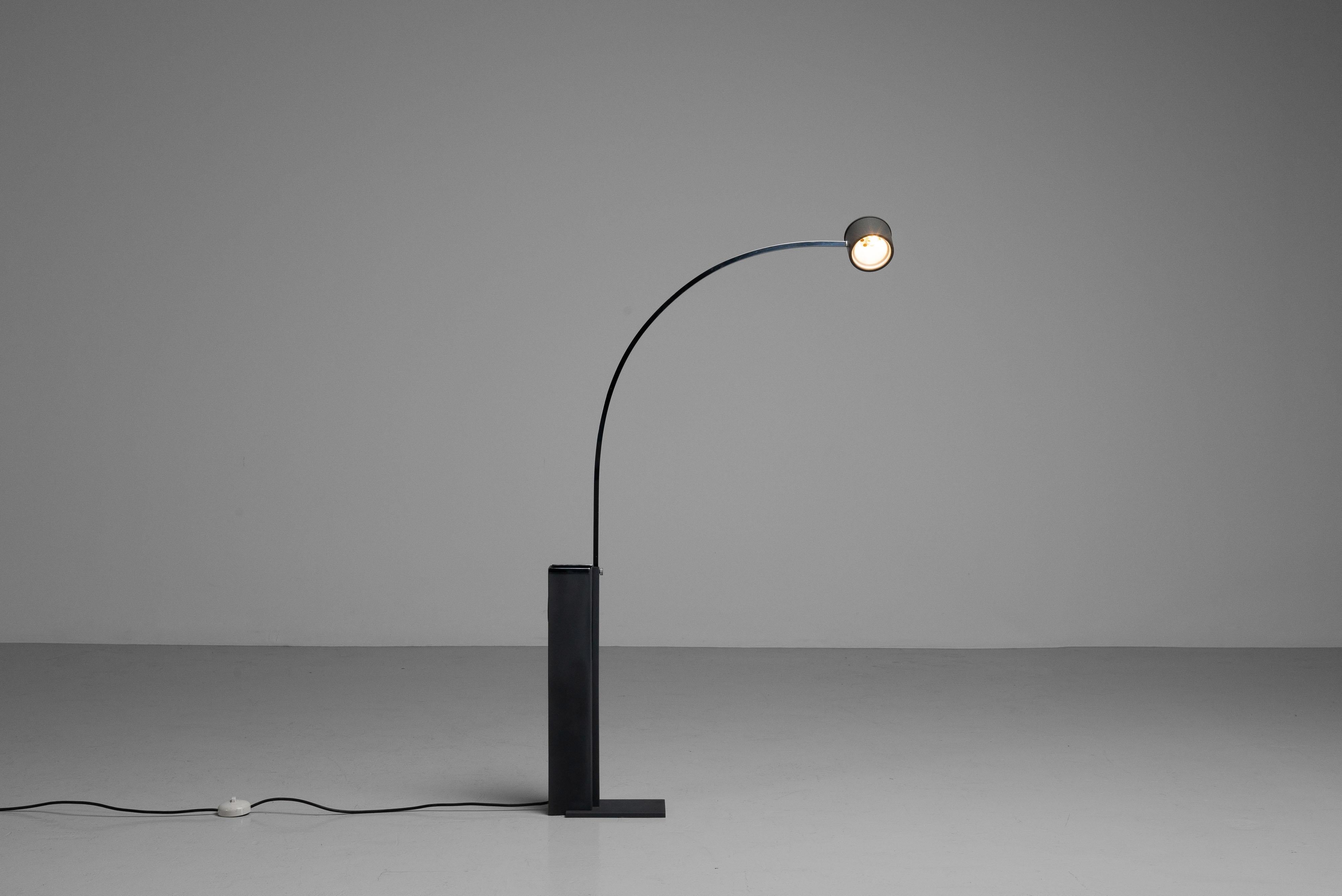 Lampadaire Gino Sarfatti 1096 Arteluce Italie 1971 en vente 4