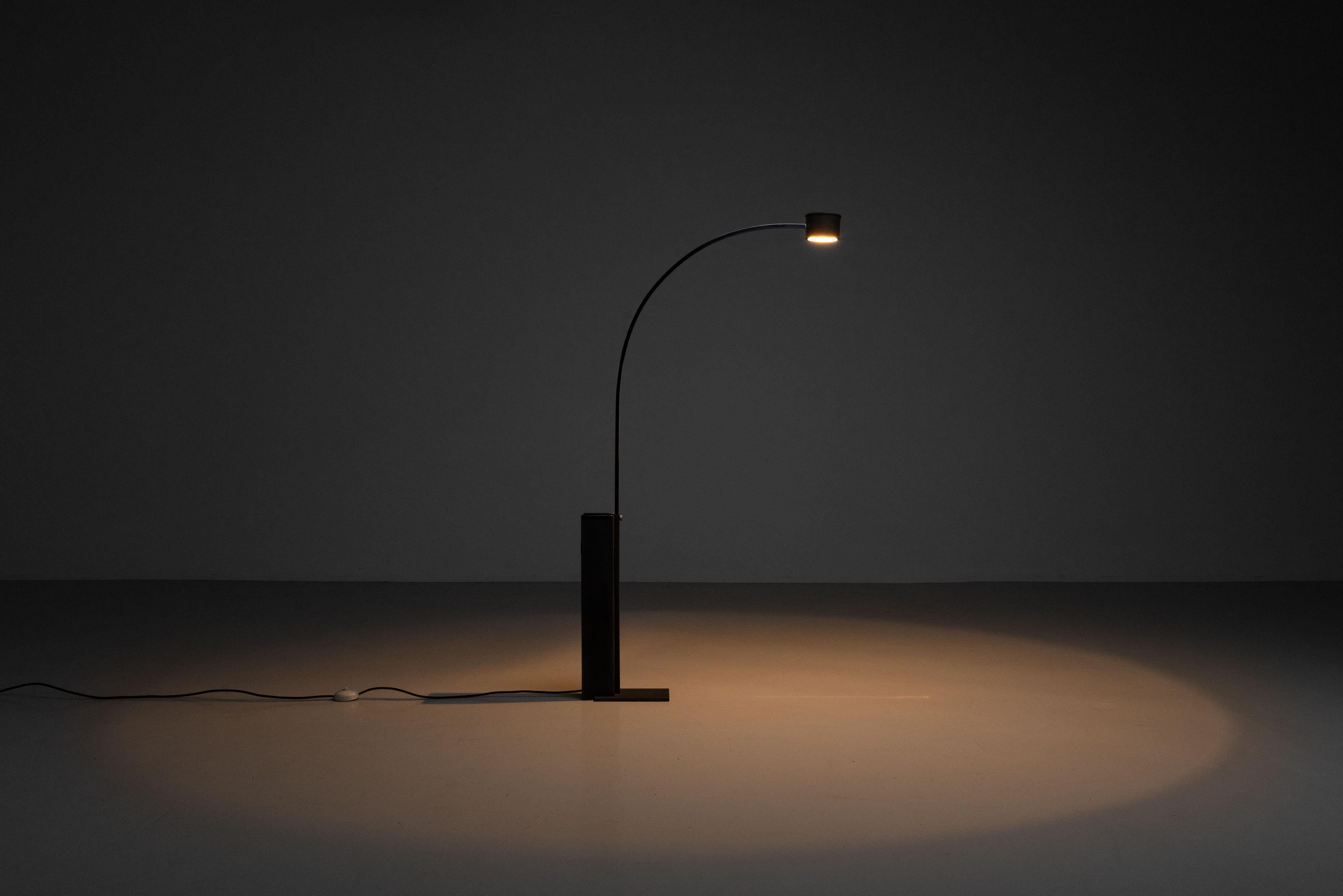 Fin du 20e siècle Lampadaire Gino Sarfatti 1096 Arteluce Italie 1971 en vente