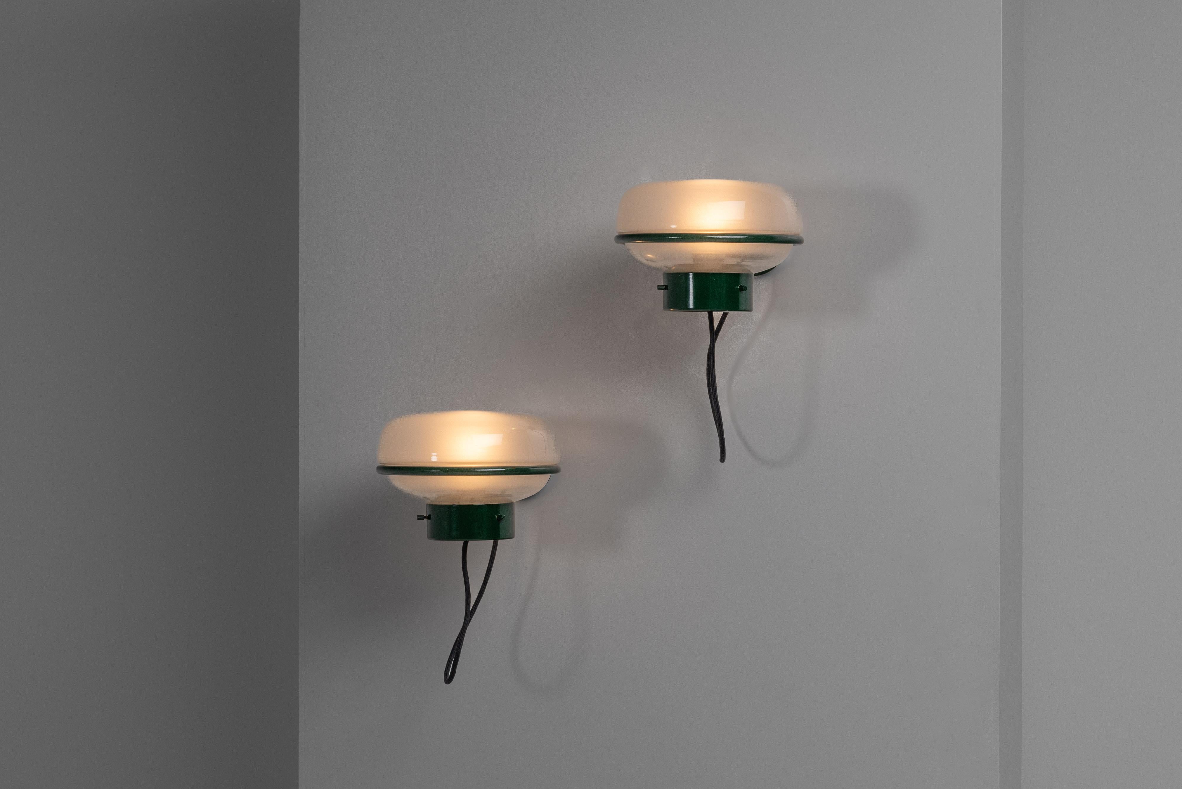 Gino Sarfatti 228 wall lamps Arteluce Italy 1957 In Good Condition For Sale In Roosendaal, Noord Brabant
