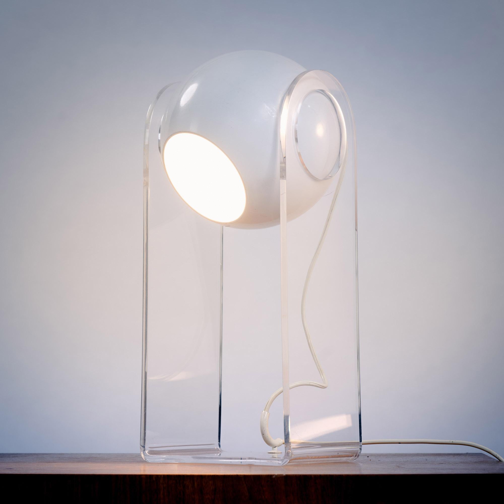 Gino Sarfatti Arteluce acrylique 540G lampe de table, Italie, 1968