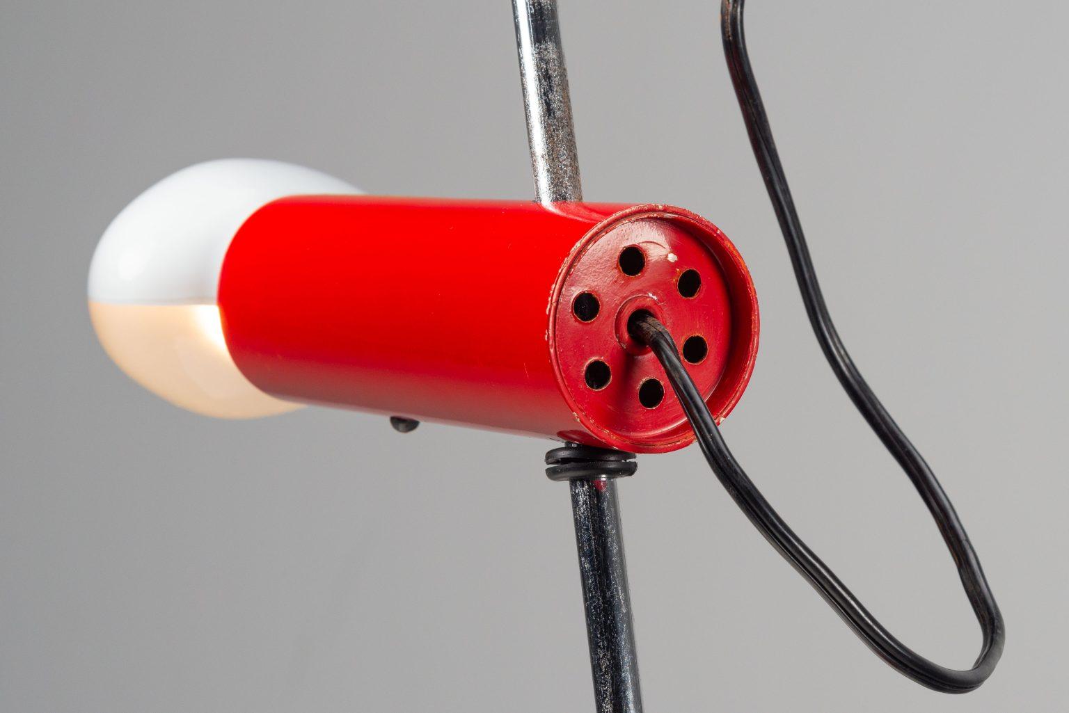 Gino Sarfatti 566 Lámpara de mesa Arteluce en rojo, Italia, 1956 en venta 3